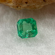 Natural Colombia Vivid Green Emerald (Beryl) Cut-Cornered Square Step cut 0.43ct 4.4 by 4.4 by 3.1mm - Huangs Jadeite and Jewelry Pte Ltd