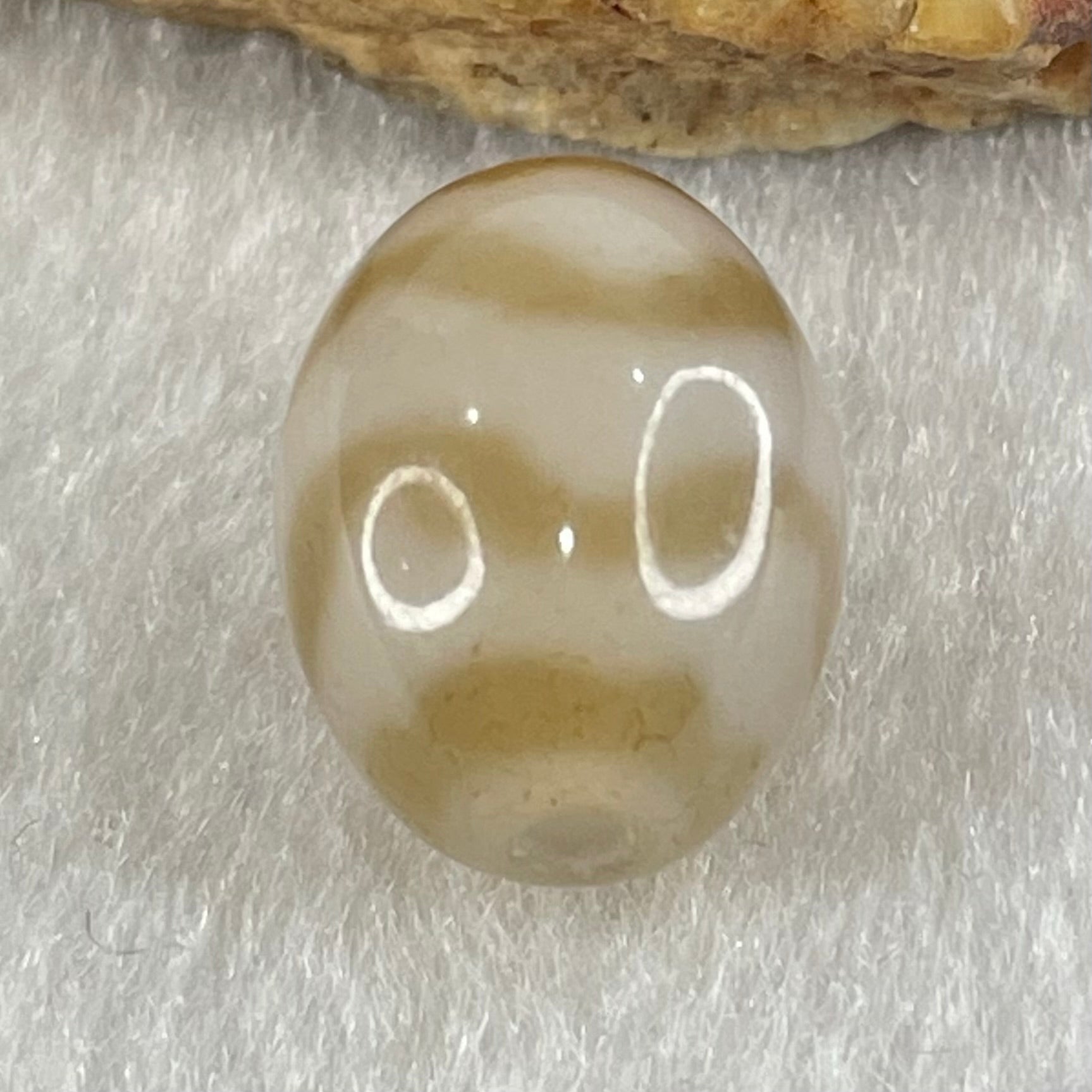 Natural Powerful Tibetan Old Oily Agate Double Tiger Tooth Daluo Dzi Bead Heavenly Master (Tian Zhu) 虎呀天诛 3.27g 15.9 by 12.2mm - Huangs Jadeite and Jewelry Pte Ltd