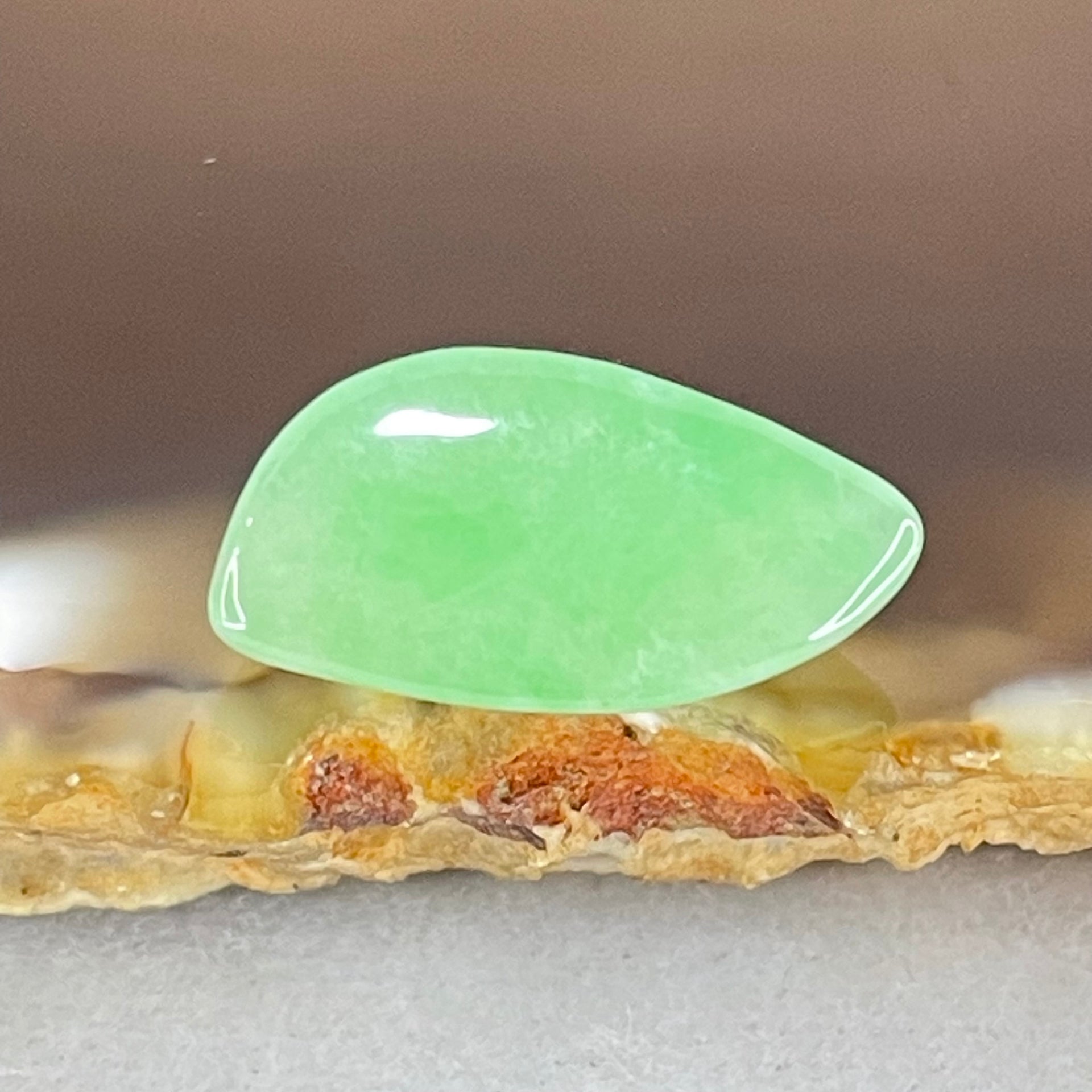 Type A Green Jadeite Stone For Setting 1.19g 16.2 by 8.3 by 5.0mm - Huangs Jadeite and Jewelry Pte Ltd
