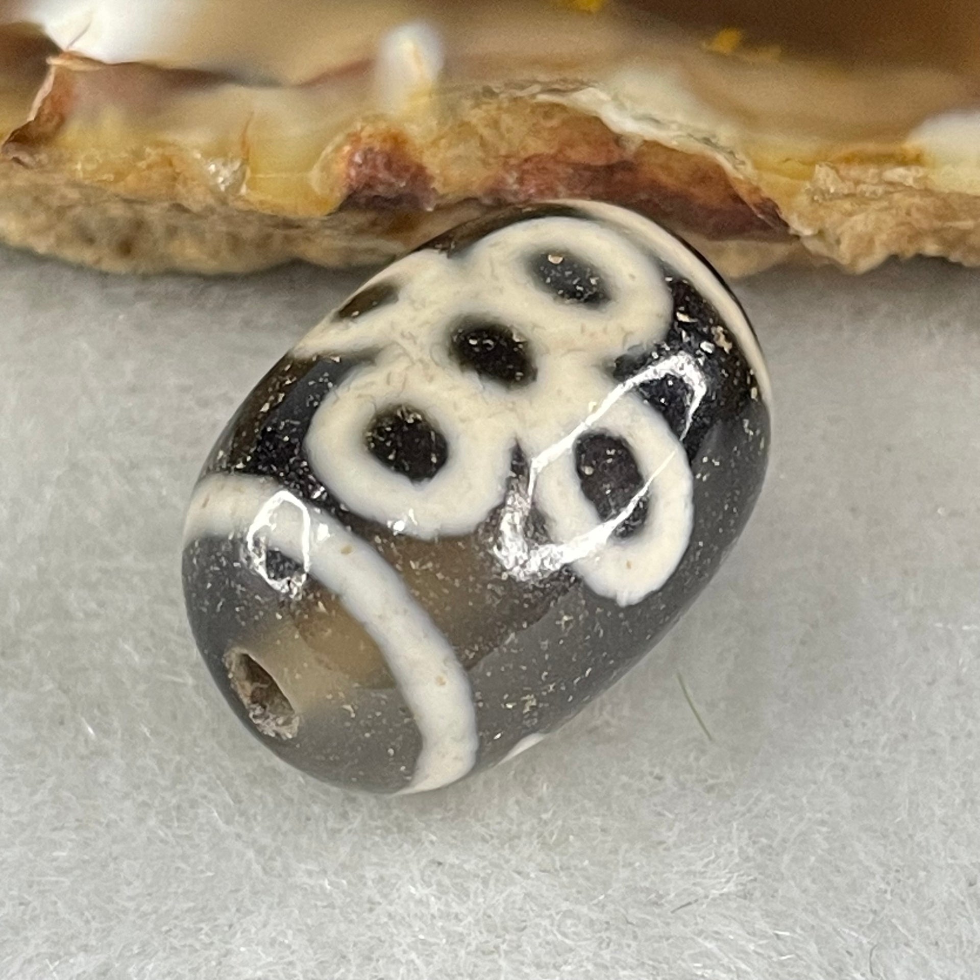 Natural Powerful Tibetan Old Oily Agate 5 Eyes Lightning Dzi Bead Heavenly Master (Tian Zhu) 五眼闪电天珠 4.43g 17.7 by 12.8mm - Huangs Jadeite and Jewelry Pte Ltd