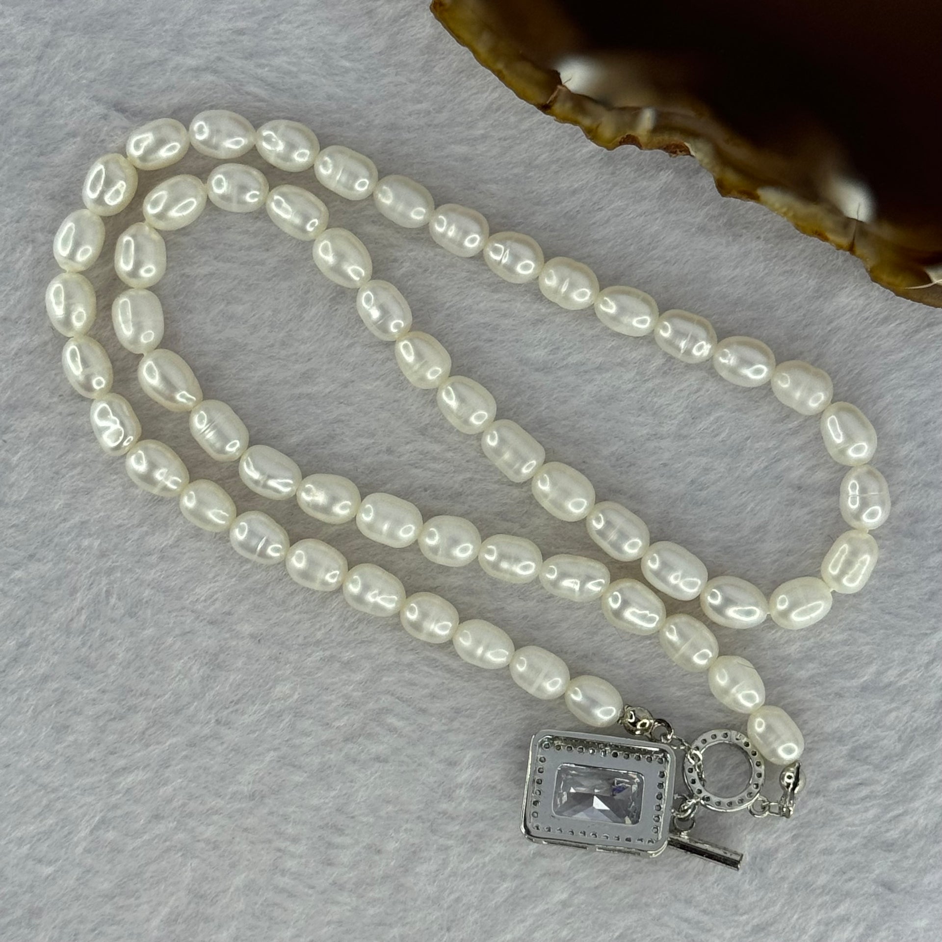 Natural White Pearl With Crystals Necklace 20.85g 40cm 5.6mm 56 Beads - Huangs Jadeite and Jewelry Pte Ltd