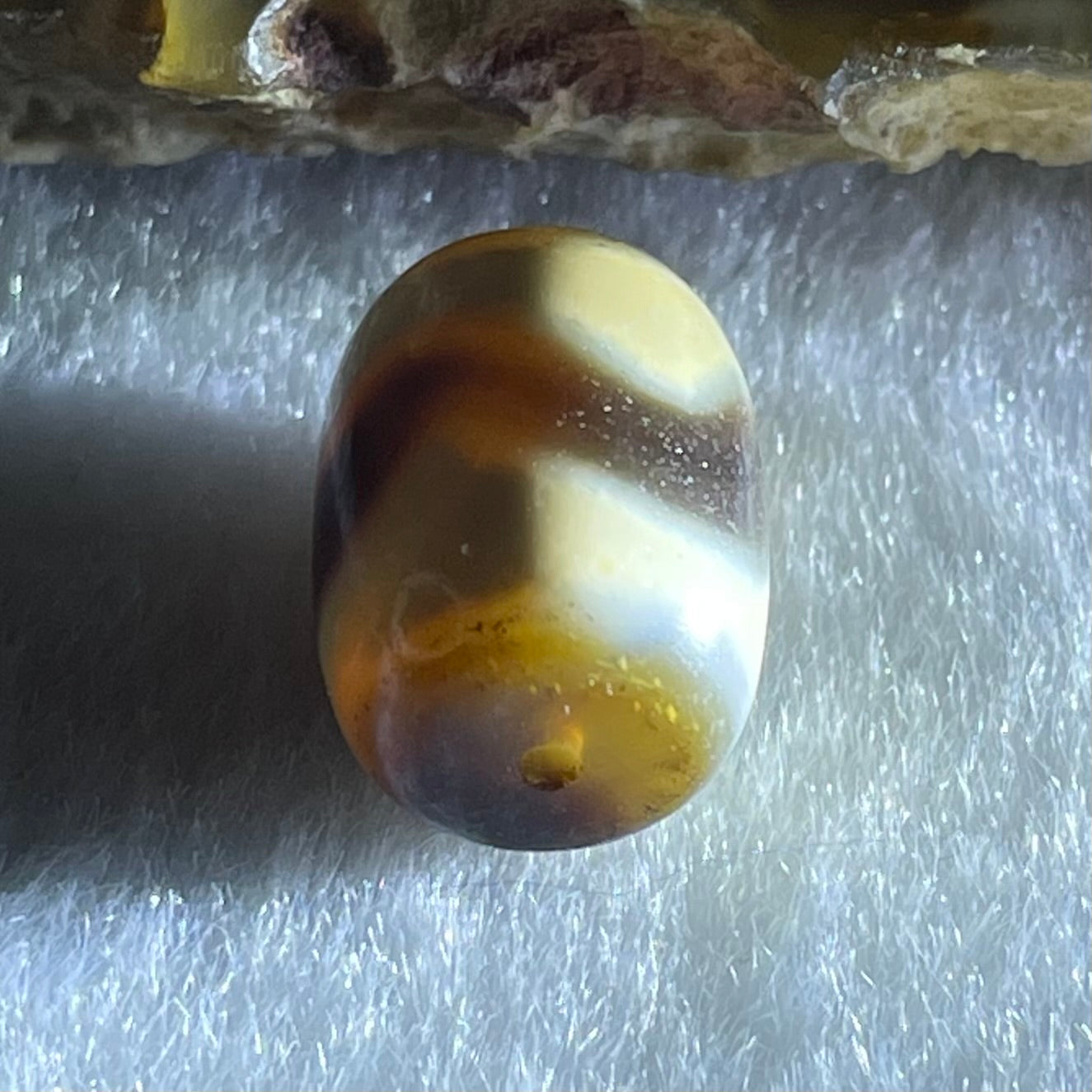 Natural Powerful Tibetan Old Oily Agate Tiger Tooth Daluo Dzi Bead Heavenly Master (Tian Zhu) 虎呀天诛 2.40g 13.5 by 10.3mm - Huangs Jadeite and Jewelry Pte Ltd
