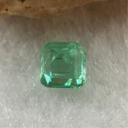 Natural Colombia Vivid Green Emerald (Beryl) Cut-Cornered Square Step cut 0.40ct 4.2 by 4.0 by 3.4mm - Huangs Jadeite and Jewelry Pte Ltd