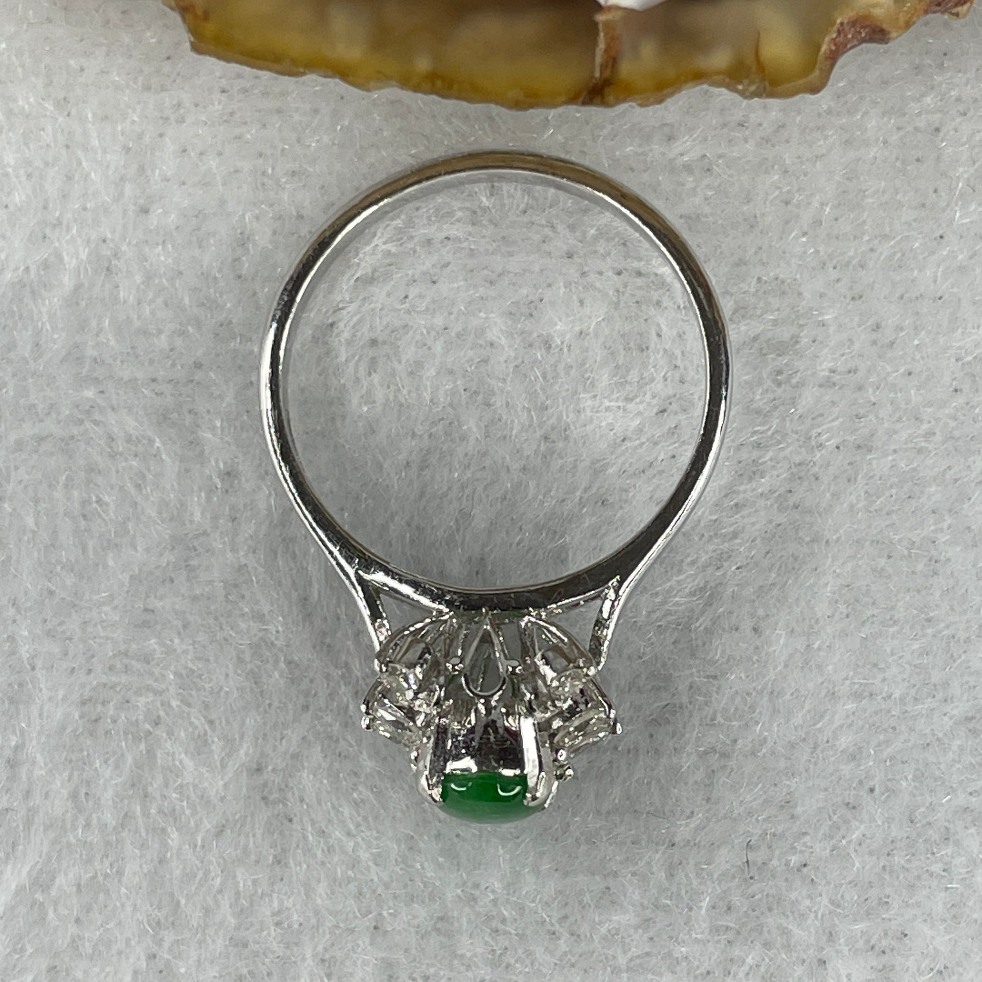 Natural Type A Emerald Green Jadeite Approx 7.3 by 4.8 by 2.5mm with Natural Diamonds in Platinum PT900 Ring Total Weight 4.27g US6.25 HK13.5 - Huangs Jadeite and Jewelry Pte Ltd
