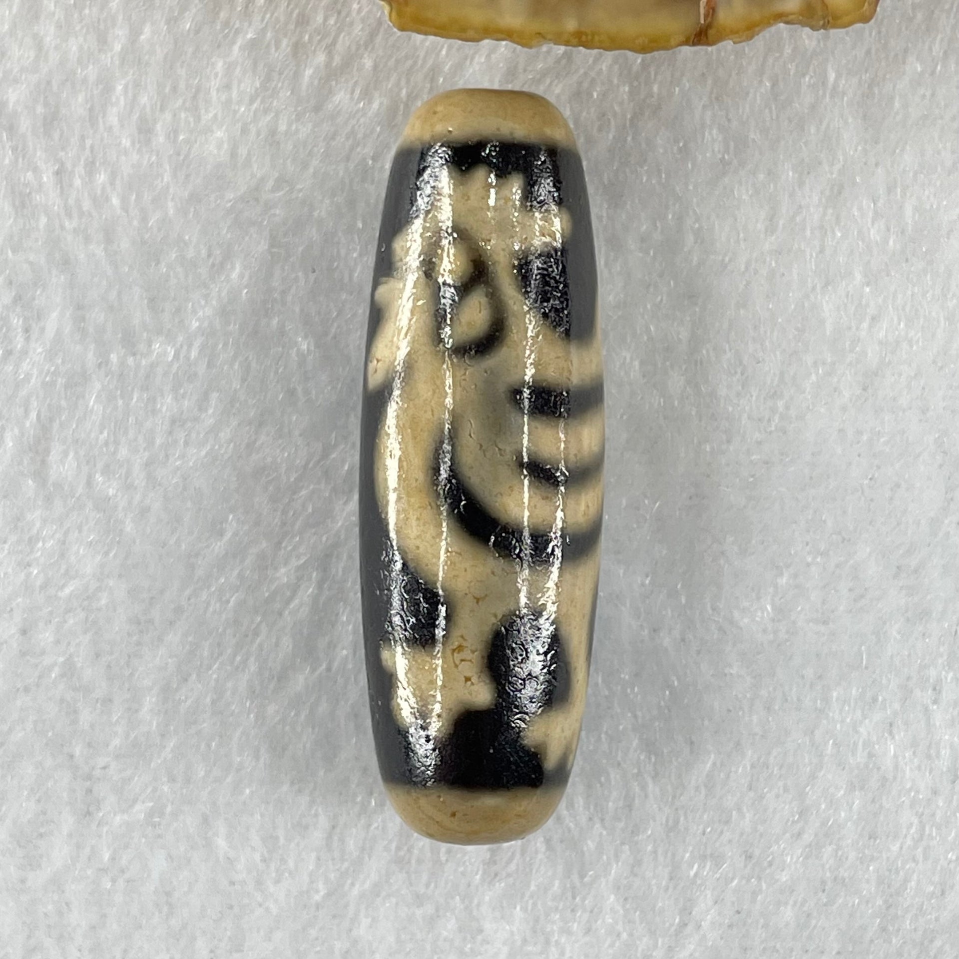 Natural Powerful Tibetan Old Oily Agate Rooster Dzi Bead Heavenly Master (Tian Zhu) 公鸡天珠 9.16g 38.4 by 12.5mm - Huangs Jadeite and Jewelry Pte Ltd