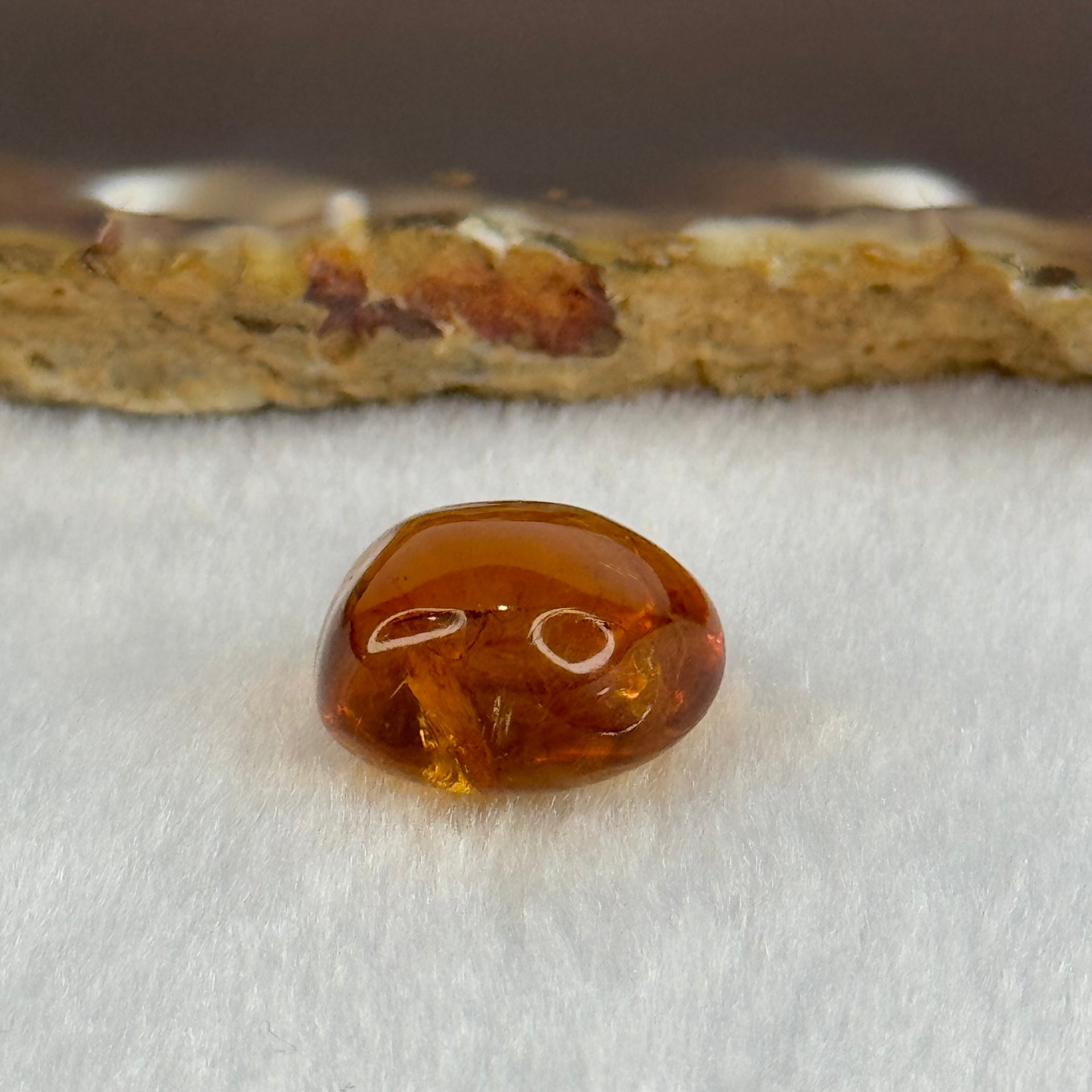 Natural Amber for Setting 1.67g 17.3 by 16.1 by 10.6mm - Huangs Jadeite and Jewelry Pte Ltd