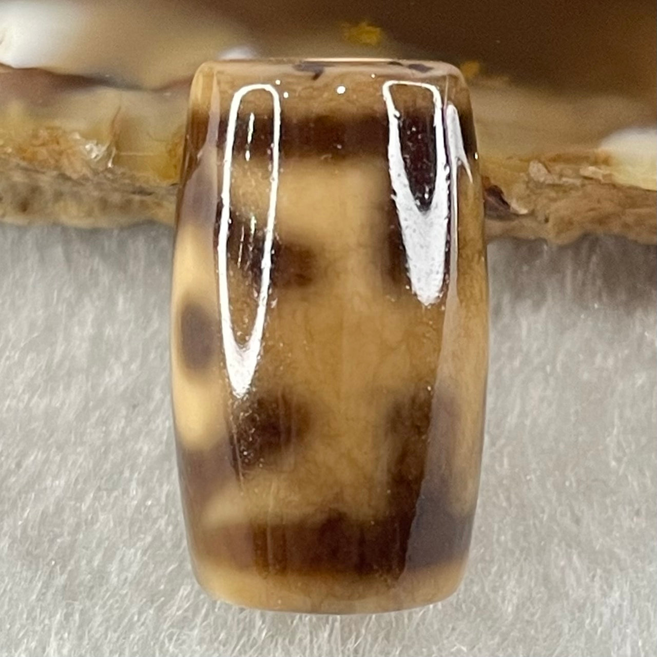 Natural Powerful Tibetan Old Oily Agate Patina Guiren Tairen Human Dzi Bead Totem Amulet Heavenly Master (Tian Zhu) 贵人天诛 4.81g 19.8 by 11.8mm - Huangs Jadeite and Jewelry Pte Ltd