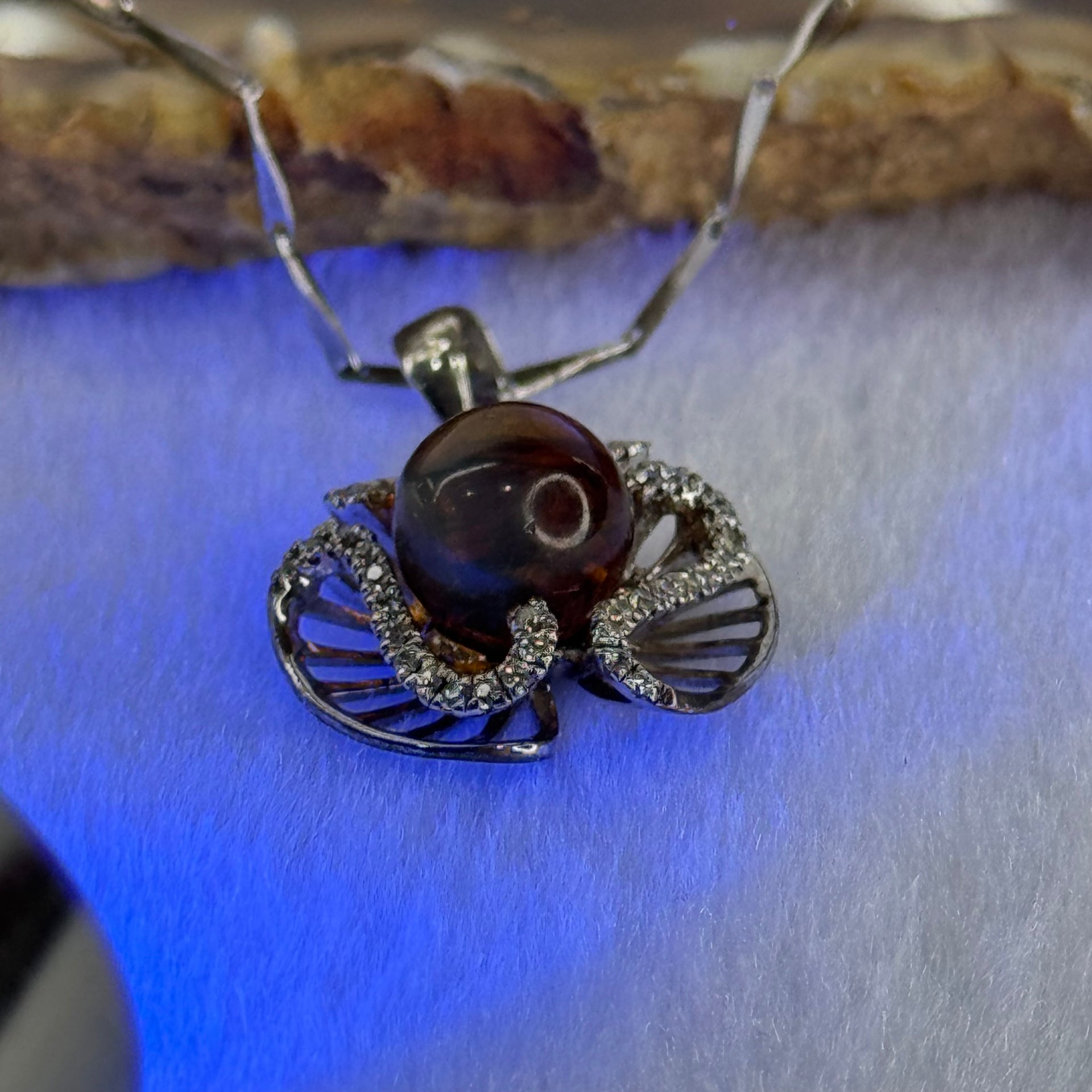 Natural Amber with Cubic Zirconia in S925 Sliver Pendent Necklace 4.04g 7.8mm - Huangs Jadeite and Jewelry Pte Ltd