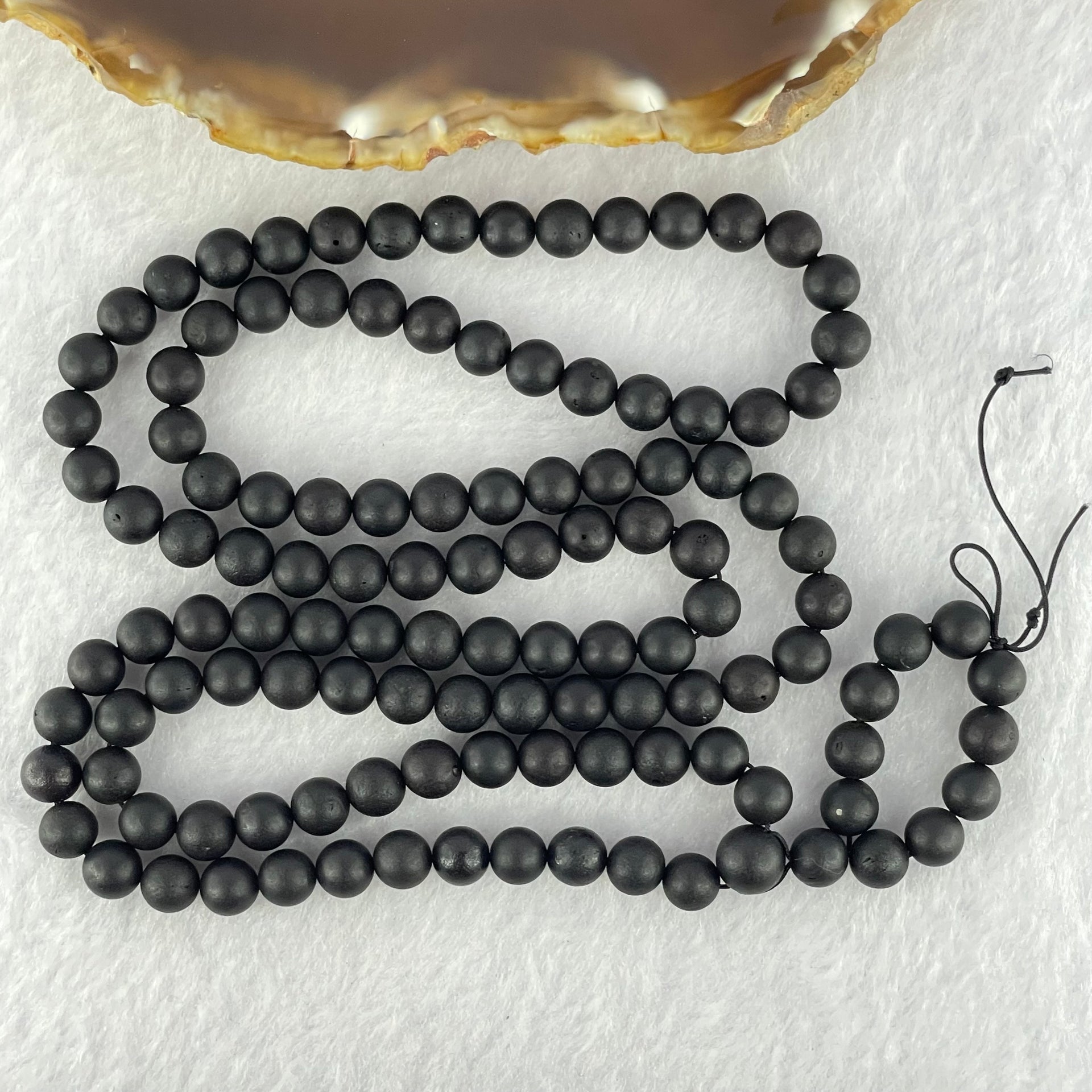 Natural Dark Matt Black Amber Beads Necklace 天然大黑天翁琥珀项链 20.87g 72cm 8.0mm 1 Beads 6.9mm 108 Beads - Huangs Jadeite and Jewelry Pte Ltd