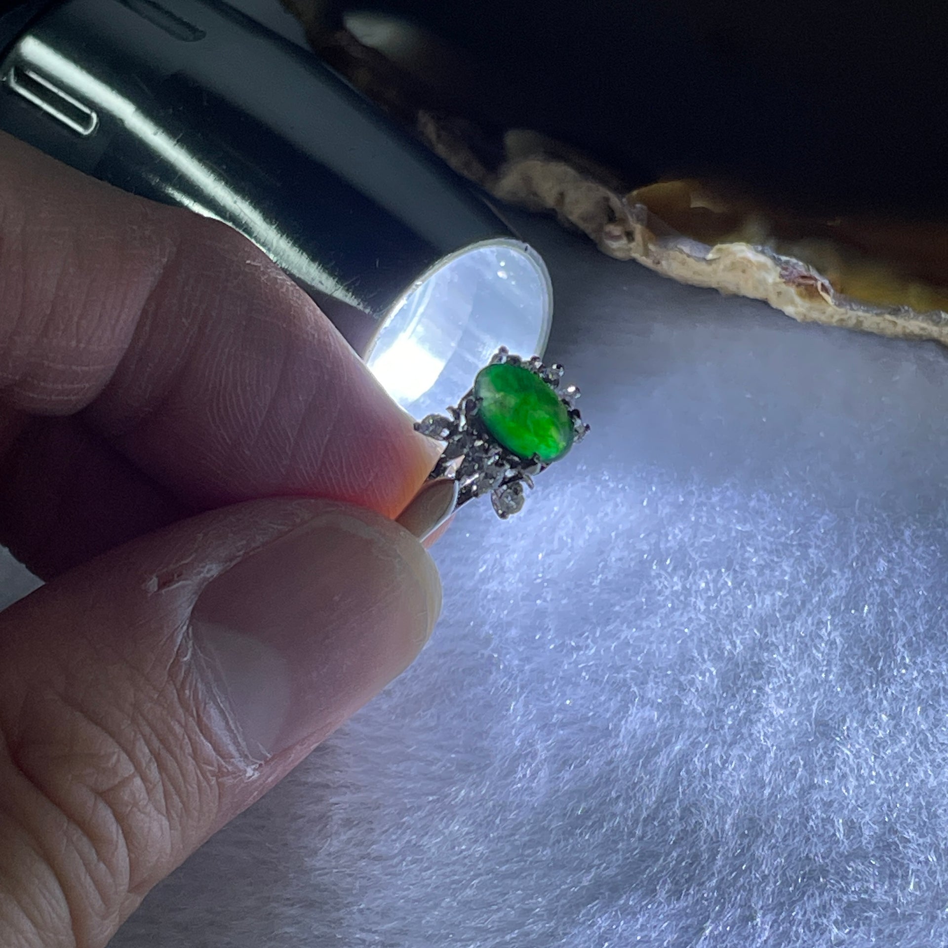 Natural Type A Emerald Green Jadeite Approx 7.3 by 4.8 by 2.5mm with Natural Diamonds in Platinum PT900 Ring Total Weight 4.27g US6.25 HK13.5 - Huangs Jadeite and Jewelry Pte Ltd