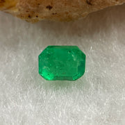Natural Colombia Vivid Green Emerald (Beryl) Cut-Cornered Rectangular Step cut 0.42ct 4.8 by 3.7 by 3.2mm - Huangs Jadeite and Jewelry Pte Ltd