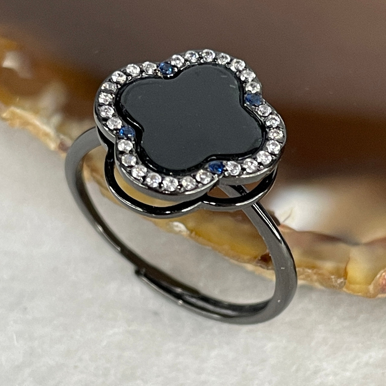 Type A Fully Translucent Black Omphacite Jadeite Spinning Four-Leaf Ring | Kinetic Anti-Anxiety | Blackout Rhodium over S925 Silver | Adjustable Sizing (2.30g 9.8x1.5mm)