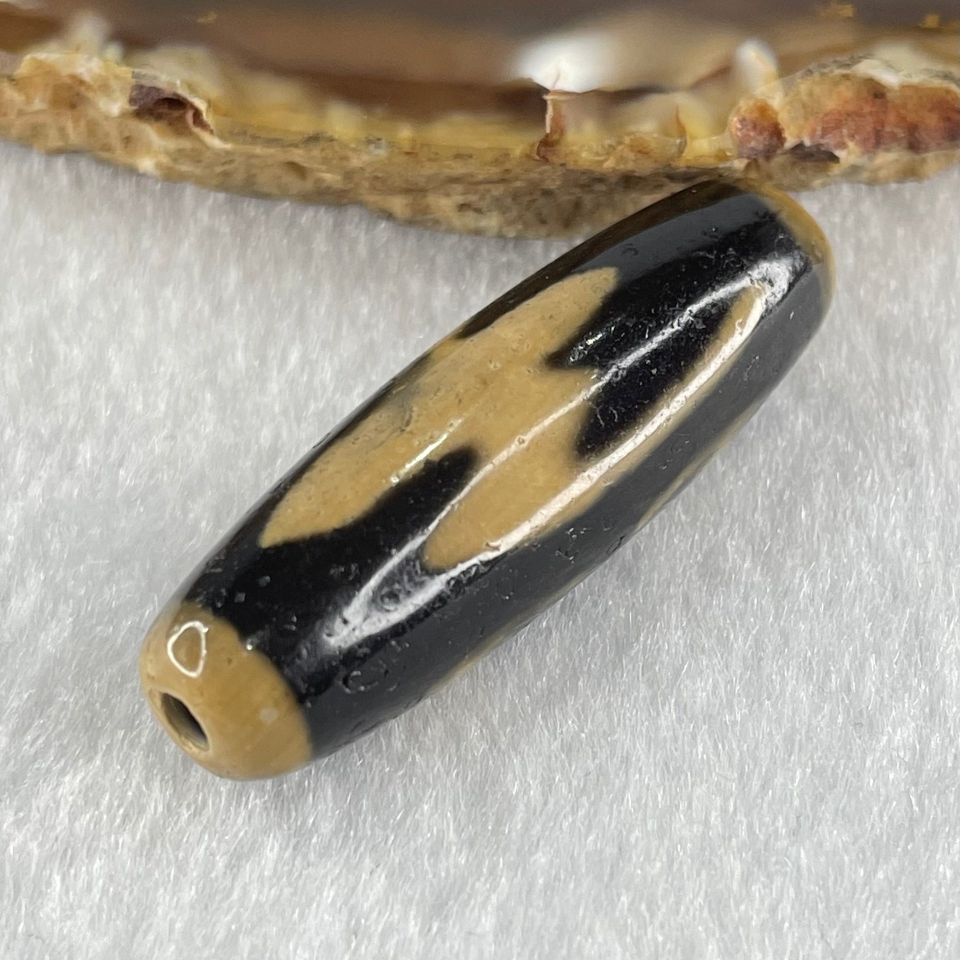 Natural Powerful Tibetan Old Oily Agate 5 Bats Dzi Bead Heavenly Master (Tian Zhu) 五个蝙蝠天诛 8.26g 38.2 by 11.9mm - Huangs Jadeite and Jewelry Pte Ltd