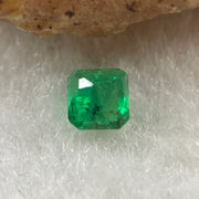 Natural Colombia Vivid Green Emerald (Beryl) Cut-Cornered Rectangular Step cut 0.41ct 4.4 by 4.1 by 3.2mm - Huangs Jadeite and Jewelry Pte Ltd