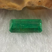 Natural Colombia Green Emerald (Beryl) Cut-Cornered Rectangular step cut 0.88ct 8.5 by 3.8 by 2.8mm - Huangs Jadeite and Jewelry Pte Ltd