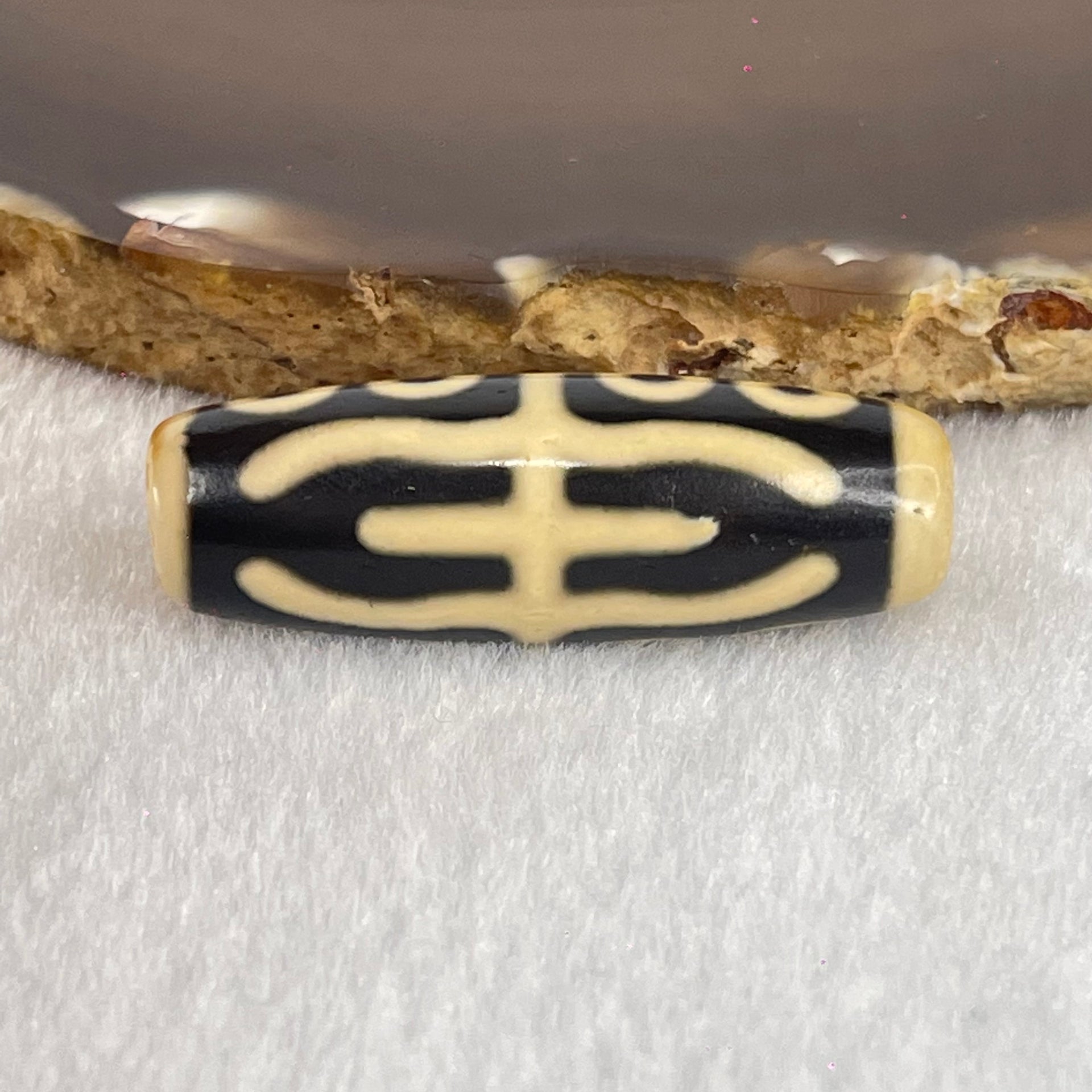 Natural Powerful Tibetan Old Oily Agate Water Lines 8 Eyes Dzi Bead Heavenly Master (Tian Zhu) 水纹八眼天诛 10.03g 38.4 by 13.0mm - Huangs Jadeite and Jewelry Pte Ltd