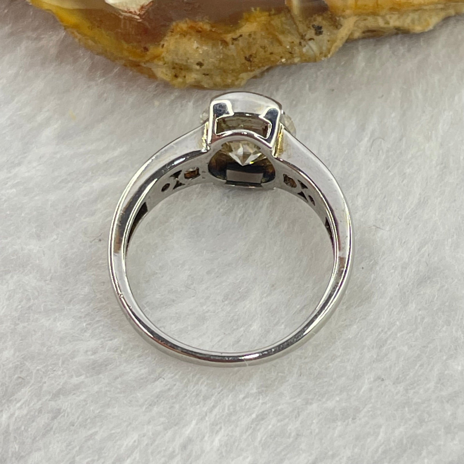 Colourless Cubic Zirconia with Crystals In S925 Sliver Ring 2.58g 7.8 by 5.6mm US5.5 HK12 - Huangs Jadeite and Jewelry Pte Ltd