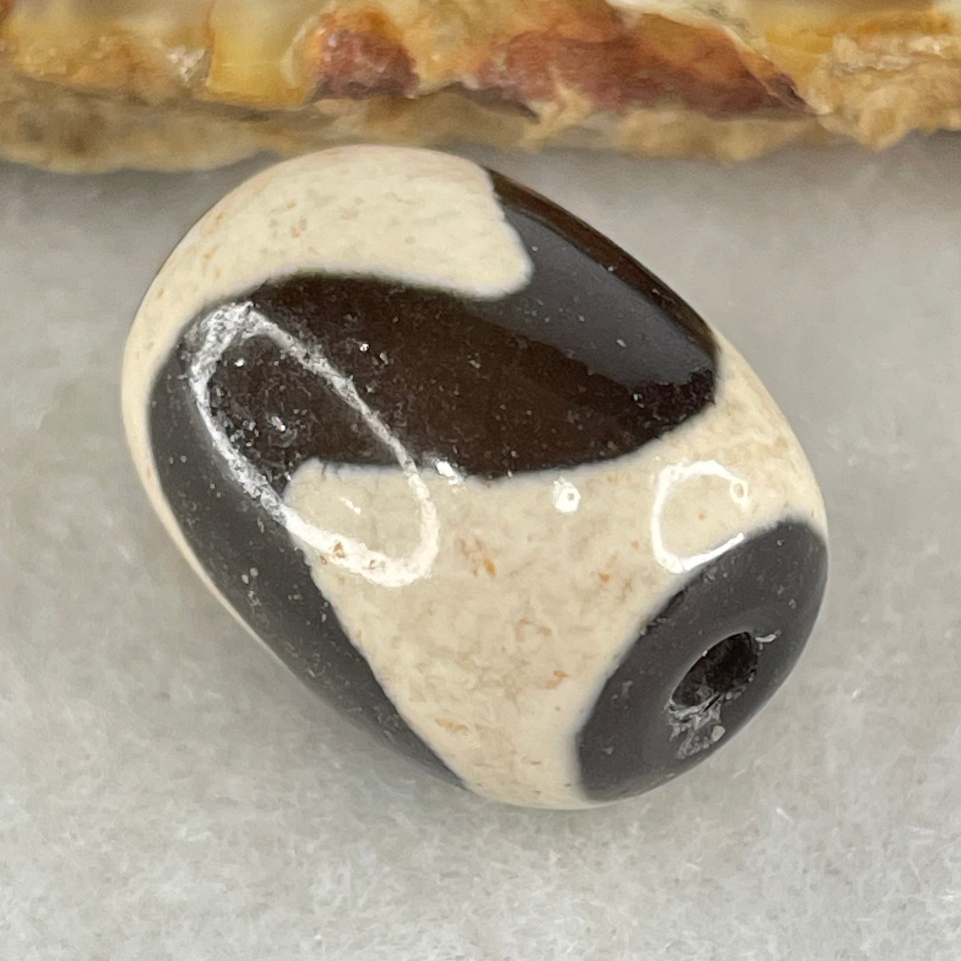 Natural Powerful Tibetan Old Oily Agate Tiger Tooth Daluo Dzi Bead Heavenly Master (Tian Zhu) 虎呀天诛 4.96g 17.7 by 13.4mm - Huangs Jadeite and Jewelry Pte Ltd