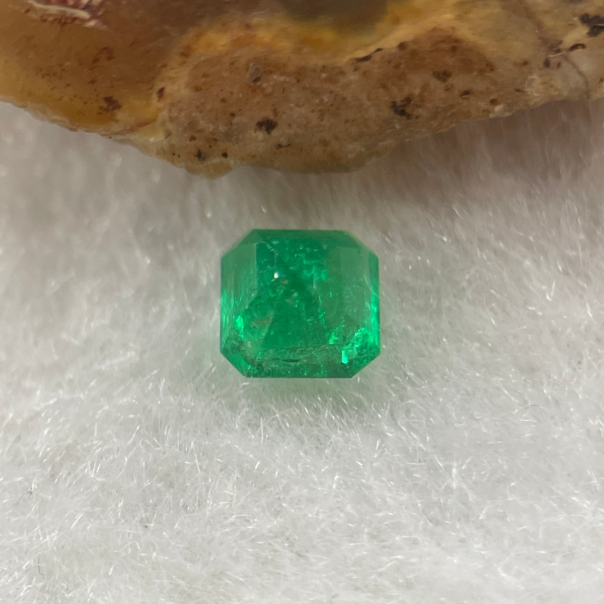 Natural Colombia Green Emerald (Beryl) Cut-Cornered Rectangular step cut 0.55ct 4.8 by 4.8 by 3.4mm - Huangs Jadeite and Jewelry Pte Ltd