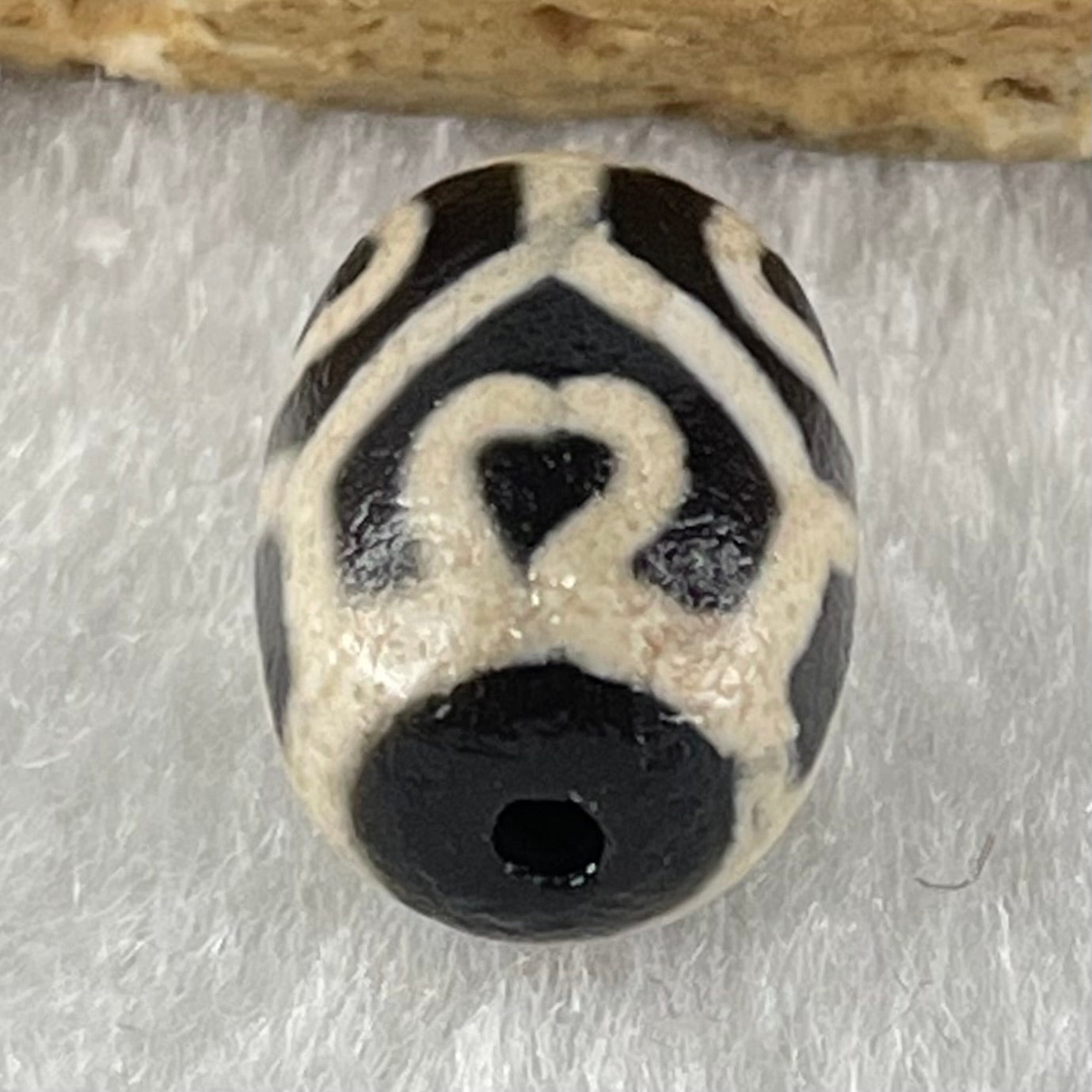 Natural Powerful Tibetan Old Oily Agate Tortoise Shell 6 Hearts Dzi Bead Heavenly Master (Tian Zhu) 龟壳六心天珠 2.18g 13.9 by 9.9mm - Huangs Jadeite and Jewelry Pte Ltd