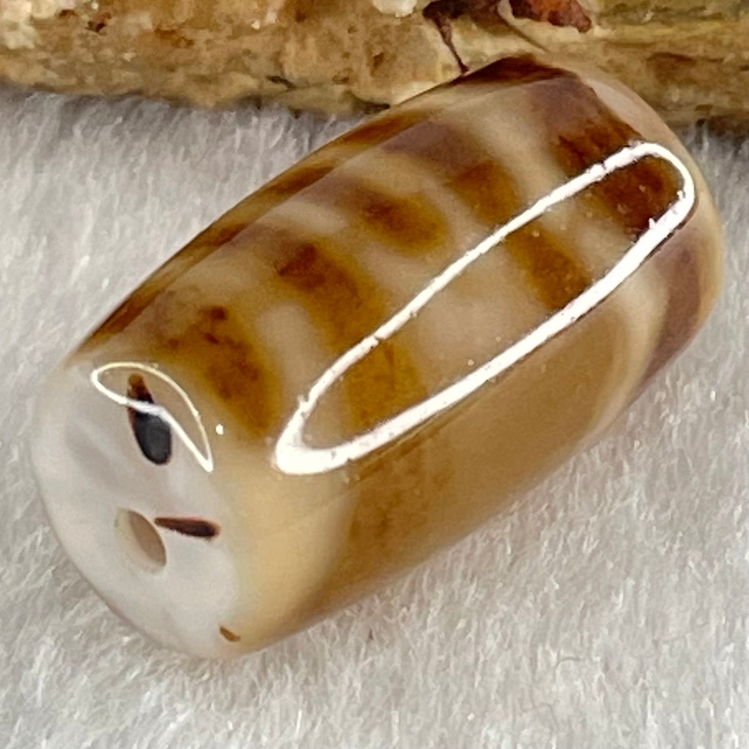 Natural Powerful Tibetan Old Oily Agate Sky Door Serenity 1 Eye Dzi Bead Heavenly Master (Tian Zhu) 一眼天门天诛 4.85g 20.4 by 11.7mm - Huangs Jadeite and Jewelry Pte Ltd