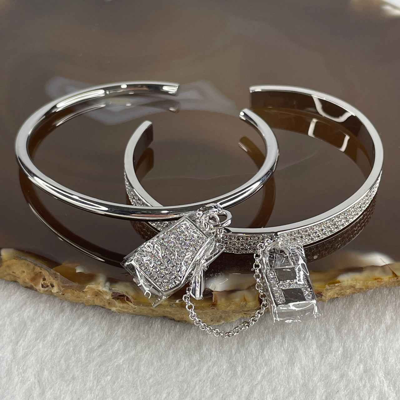 1.0Ct Colourless Round Brilliant Diameter 6.5mm VVS1 Excellent Cut Moissanite Excellent Polish Excellent Symmetry None Florescence in S925 Sliver Double Bangle GRA 886518245