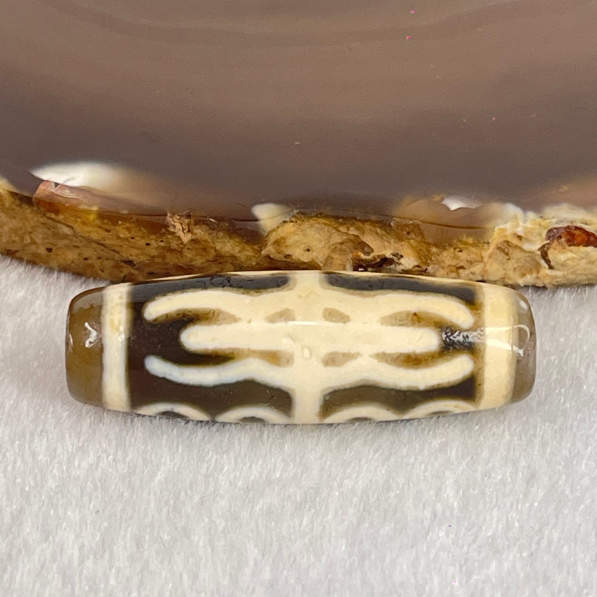 Natural Powerful Tibetan Old Oily Agate Water Lines 8 Eyes Dzi Bead Heavenly Master (Tian Zhu) 水纹八眼天诛 9.63g 38.4 by 12.6mm - Huangs Jadeite and Jewelry Pte Ltd