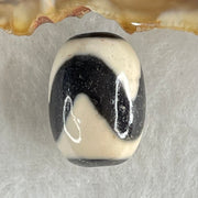 Natural Powerful Tibetan Old Oily Agate Tiger Tooth Daluo Dzi Bead Heavenly Master (Tian Zhu) 虎呀天诛 4.38g 17.8 by 13.1mm - Huangs Jadeite and Jewelry Pte Ltd