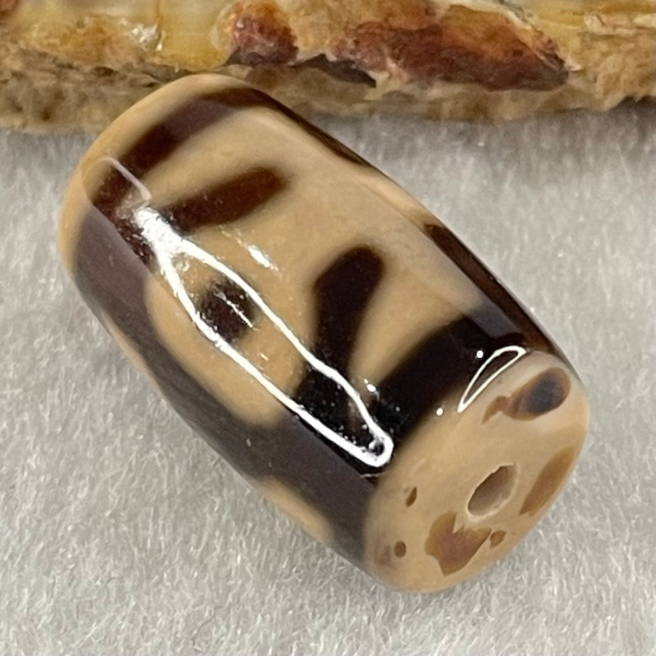 Natural Powerful Tibetan Old Oily Agate Patina Guiren Tairen Human Dzi Bead Totem Amulet Heavenly Master (Tian Zhu) 贵人天诛 4.73g 19.5 by 11.8mm - Huangs Jadeite and Jewelry Pte Ltd