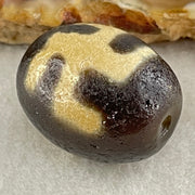 Natural Powerful Tibetan Old Oily Agate Double Swastika Dzi Bead (Hotu Dzi) 8.01g 20.5 by 16.5mm - Huangs Jadeite and Jewelry Pte Ltd