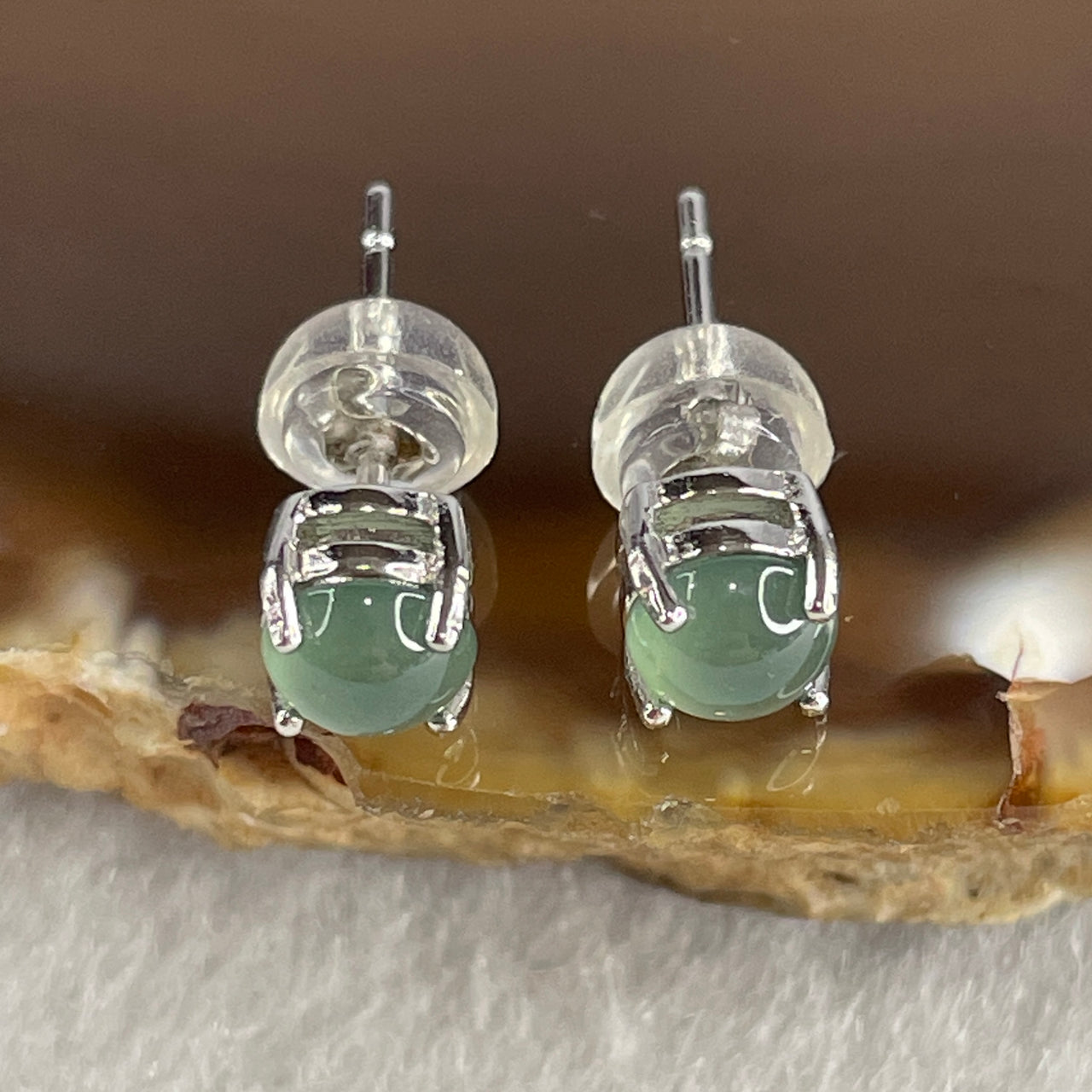 Certified Type A Icy Blueish Green Jadeite Earring in S925 Sliver 0.98g 4.5 by 2.5mm