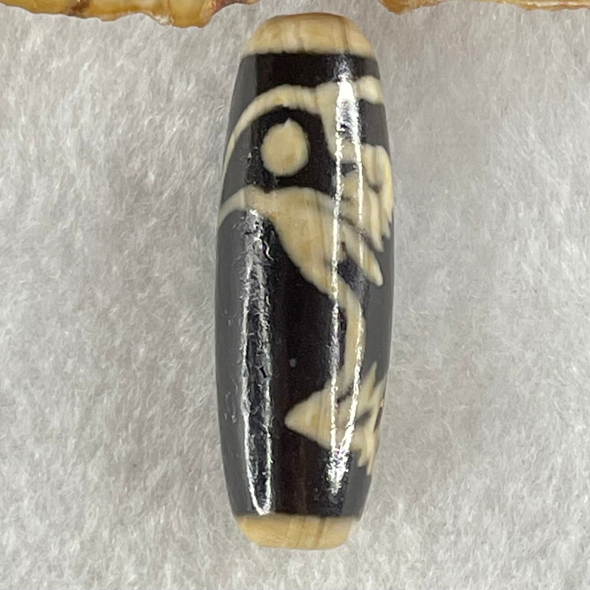 Natural Powerful Tibetan Old Oily Agate Condor Dzi Bead Heavenly Master (Tian Zhu) 神鹰珠 8.67g 36.6 by 12.3mm - Huangs Jadeite and Jewelry Pte Ltd