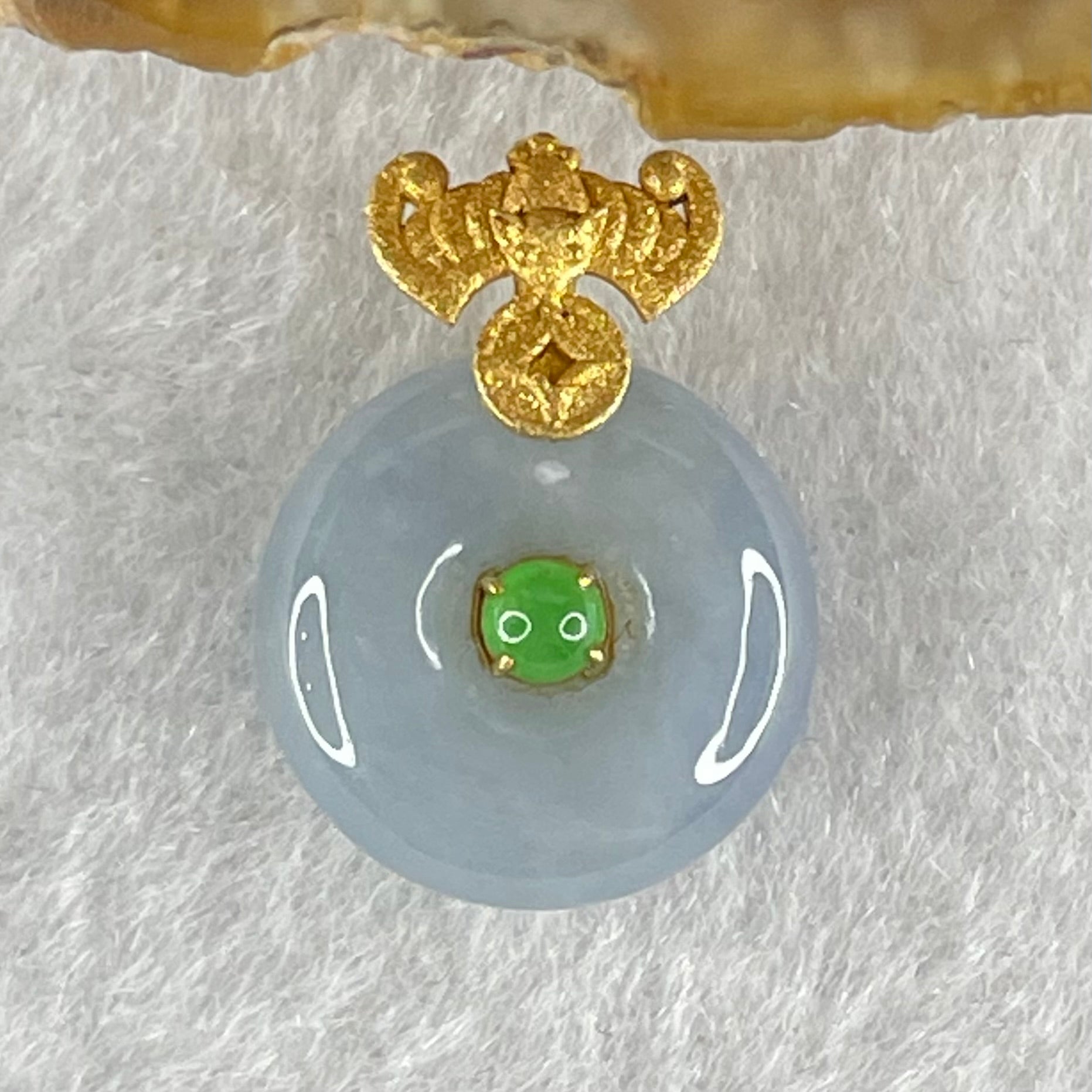 Type A Deep Intense Lavender Jadeite Ping An Kou Donut in 18K Yellow Gold AU750 Clasps 3.16g 14.5 b y 5.6mm - Huangs Jadeite and Jewelry Pte Ltd