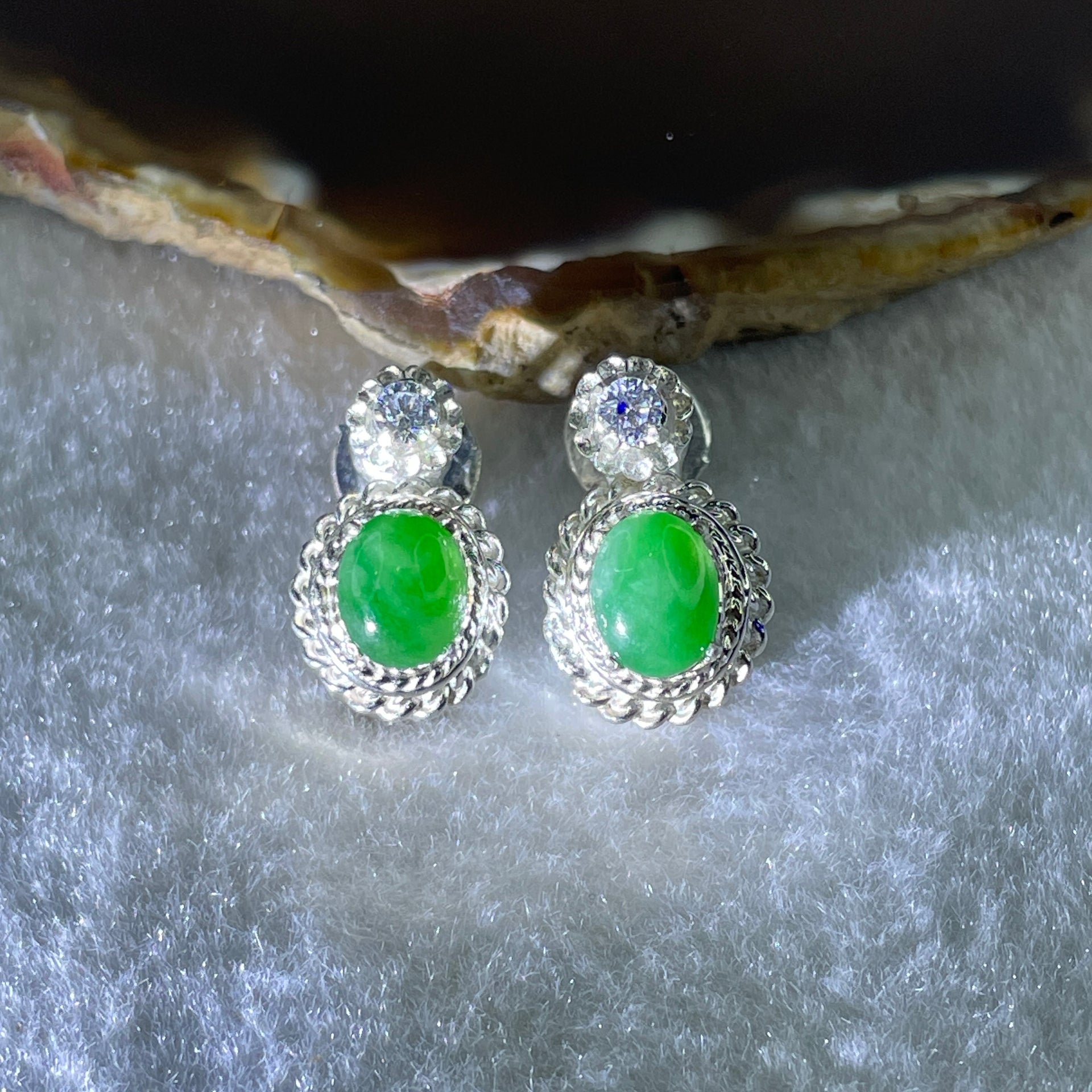 Type A Natural Full Old Mine Spicy Green Jadeite Cabochon 8.8 by 6.7 by 4.0mm Stone for Setting 20.97g (On Silver Earrings Mold) - Huangs Jadeite and Jewelry Pte Ltd