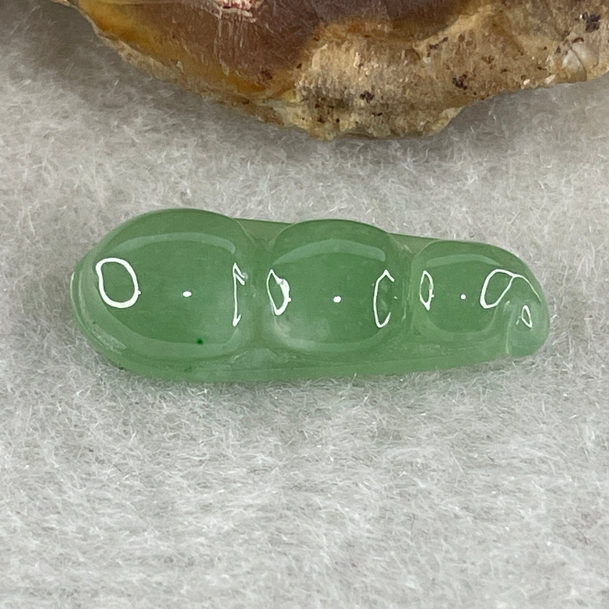 Natural Type A Semi-Icy Green Jadeite Pea Pod Pendant | Prosperity, Growth & Generations Talisman (1.36g | 20.5 x 8.0 x 4.3mm) - Huangs Jadeite and Jewelry Pte Ltd