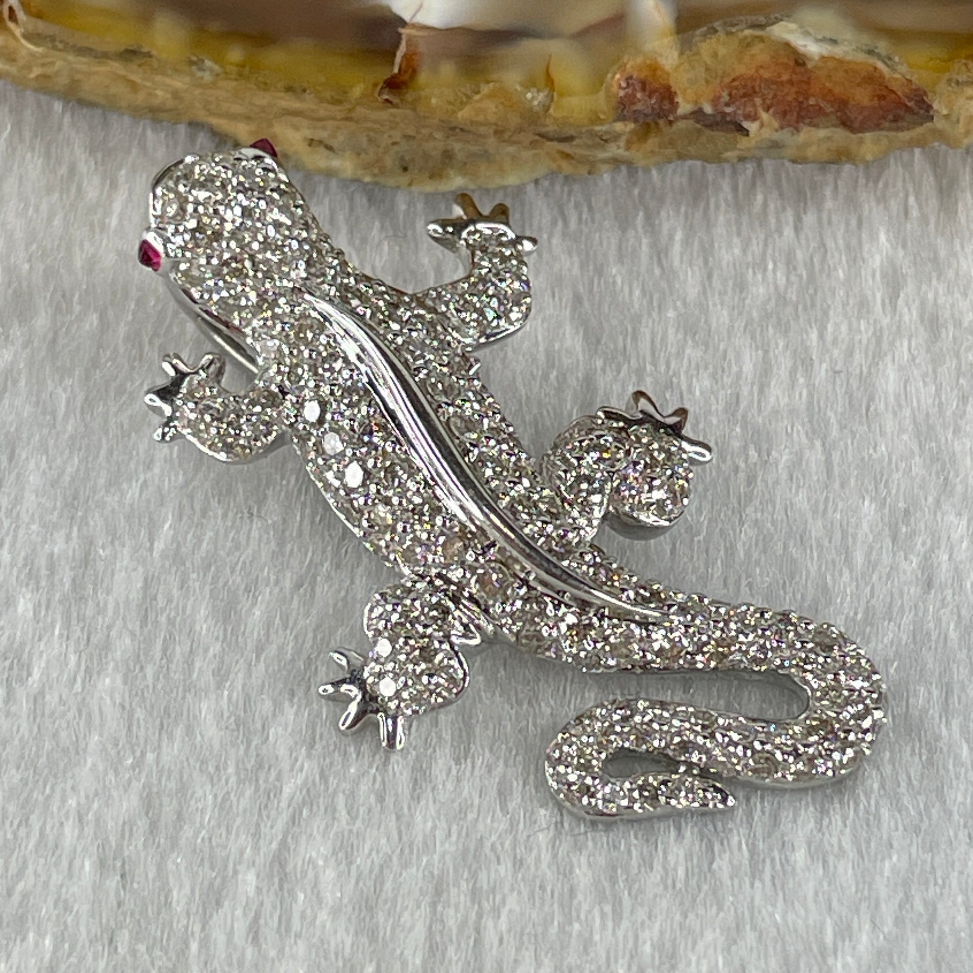 Natural Round Brilliant Cut Shape Diamonds with Natural Ruby Eyes in 18K White Gold Lizard Pendant R0.04 with Melees D1.37ct Total 7.4g 35.1 by 19.5 by 11.4mm - Huangs Jadeite and Jewelry Pte Ltd