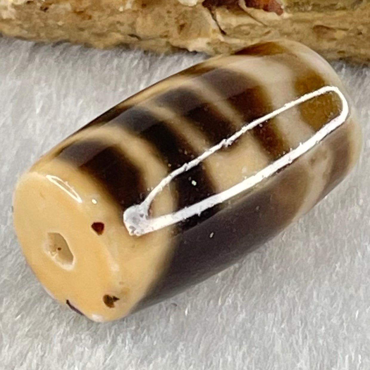 Natural Powerful Tibetan Old Oily Agate Sky Door Serenity 1 Eye Dzi Bead Heavenly Master (Tian Zhu) 一眼天门天诛 4.88g 20.4 by 11.7mm - Huangs Jadeite and Jewelry Pte Ltd