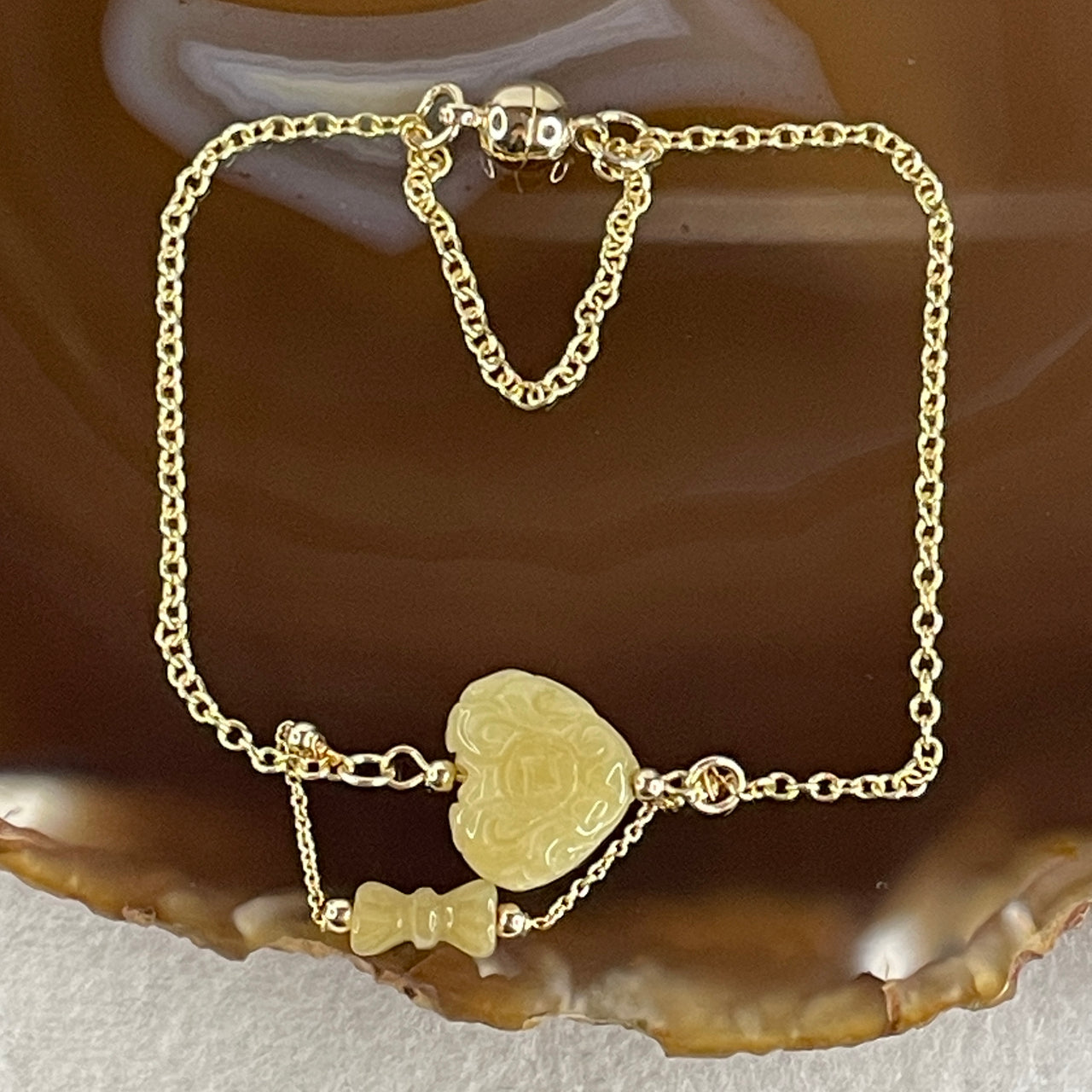 Natural Type A Yellowish Jadeite Heart Shape in Gold Color Bracelet 4.53g 17-22cm 14.3 by 12.5 by 5.3mm