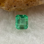 Natural Colombia Vivid Green Emerald (Beryl) Cut-Cornered Rectangular Step cut 0.47ct 4.8 by 4.1 by 3.1mm - Huangs Jadeite and Jewelry Pte Ltd
