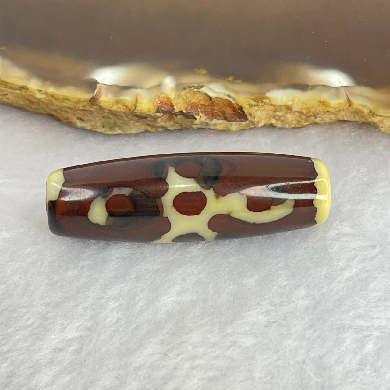 Natural Powerful Tibetan Old Oily Agate 5 Eyes Lightning Dzi Bead Heavenly Master (Tian Zhu) 五眼闪电天珠 8.77g 37.9 by 12.2mm - Huangs Jadeite and Jewelry Pte Ltd