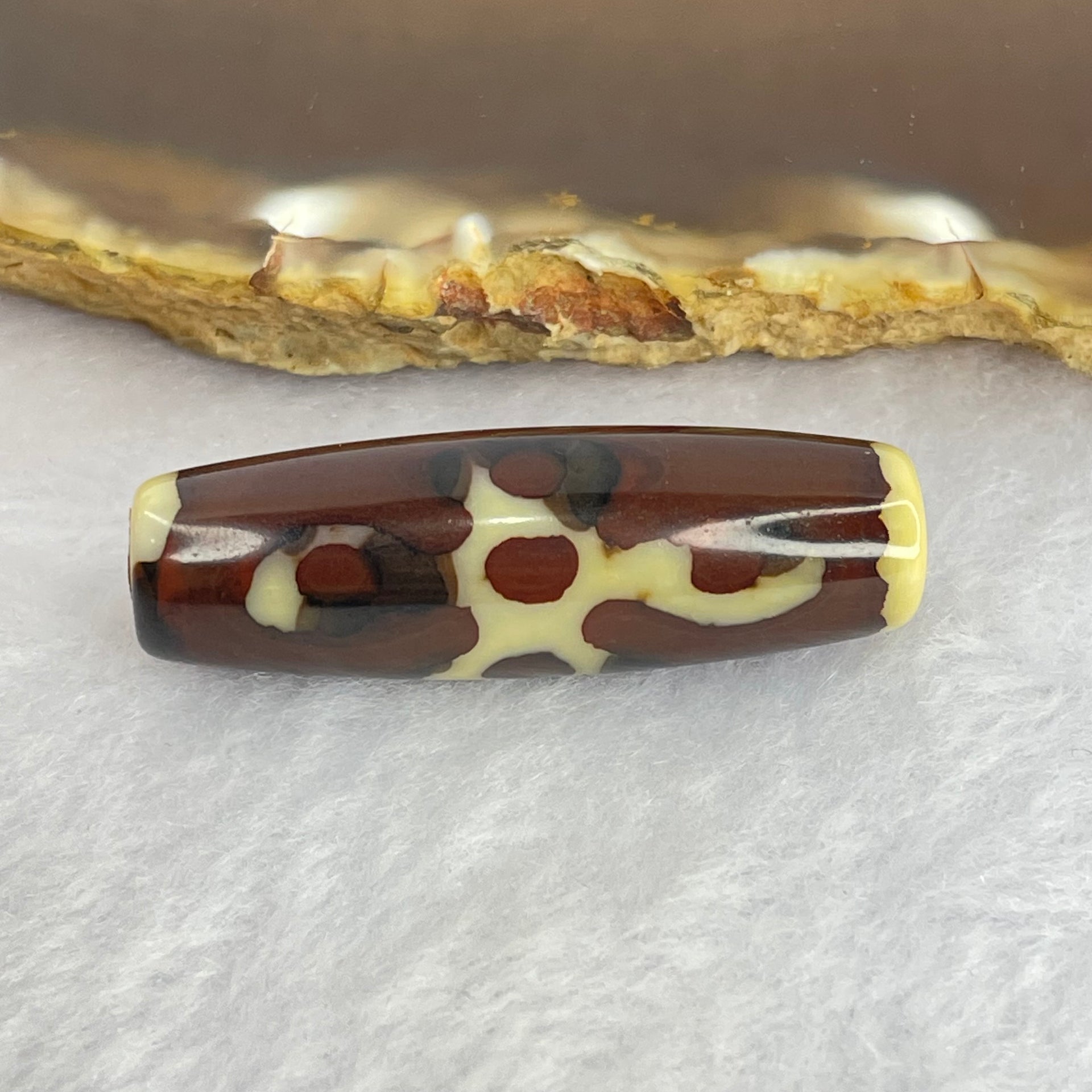 Natural Powerful Tibetan Old Oily Agate 5 Eyes Lightning Dzi Bead Heavenly Master (Tian Zhu) 五眼闪电天珠 8.77g 37.9 by 12.2mm - Huangs Jadeite and Jewelry Pte Ltd