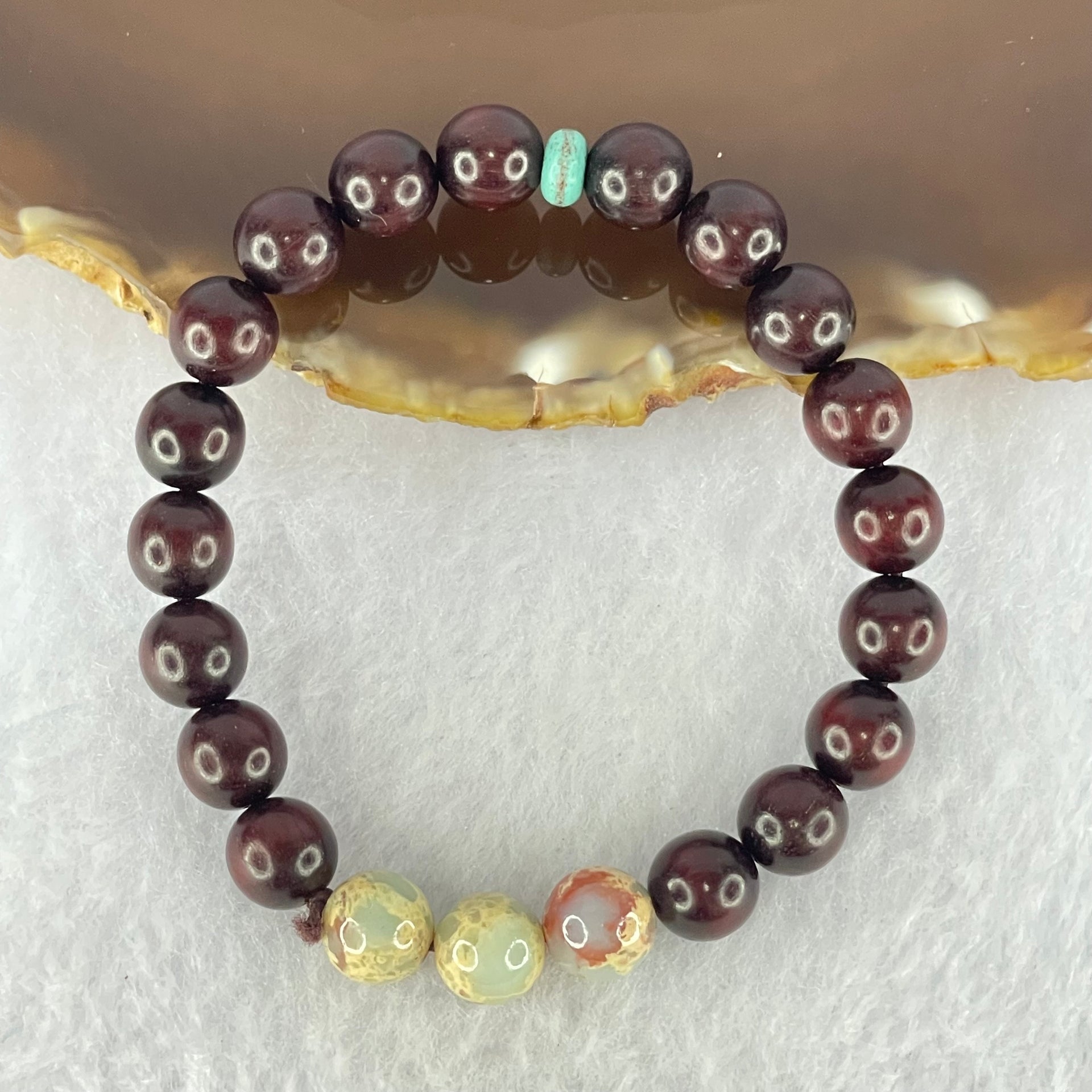 Natural Blood Rosewood with Variscite Beads Bracelet 天然血檀寿山石手链 8.10g 15cm 8.7mm 3 Beads 8.5mm 18 Beads - Huangs Jadeite and Jewelry Pte Ltd