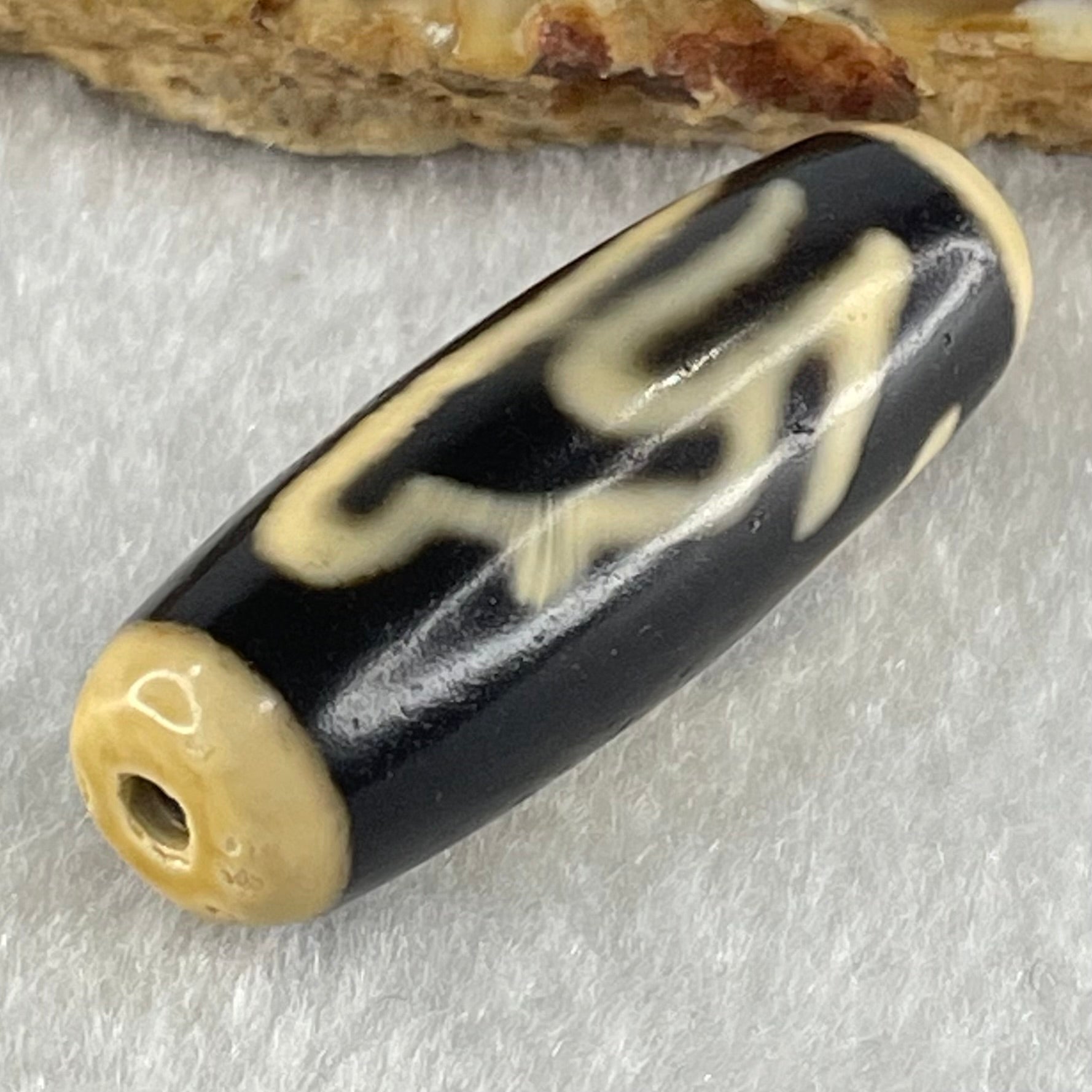 Natural Powerful Tibetan Old Oily Agate Ancient Thousand Hand Guan Yin Dzi Bead Heavenly Master (Tian Zhu) 千手观音天珠 10.07g 37.4 by 13.0mm - Huangs Jadeite and Jewelry Pte Ltd