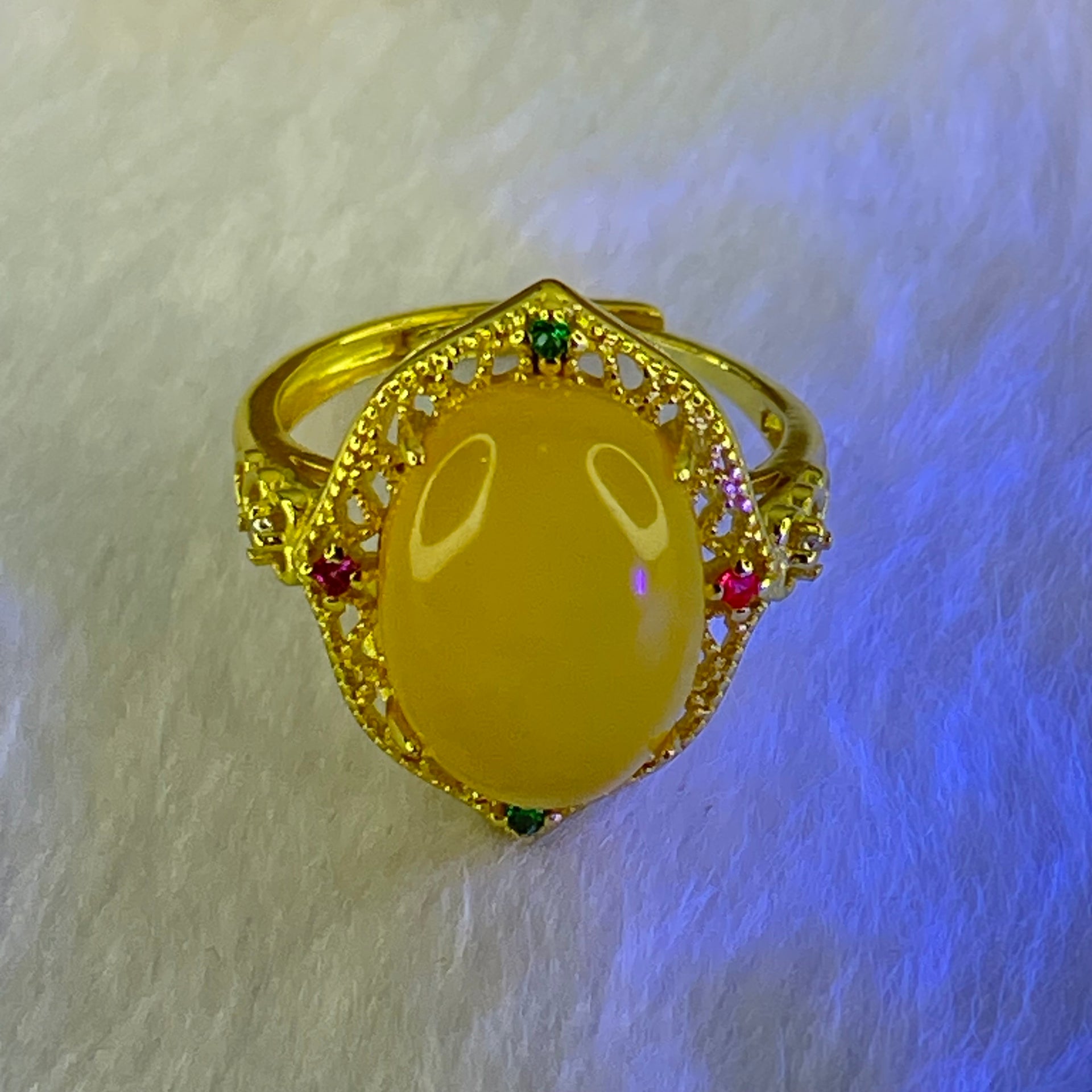 Natural Yellow Butterscotch Amber in S925 Sliver Gold Color Ring (Adjustable Size) 2.43g 2.43g 14.0 by 10.2 by 6.0mm - Huangs Jadeite and Jewelry Pte Ltd