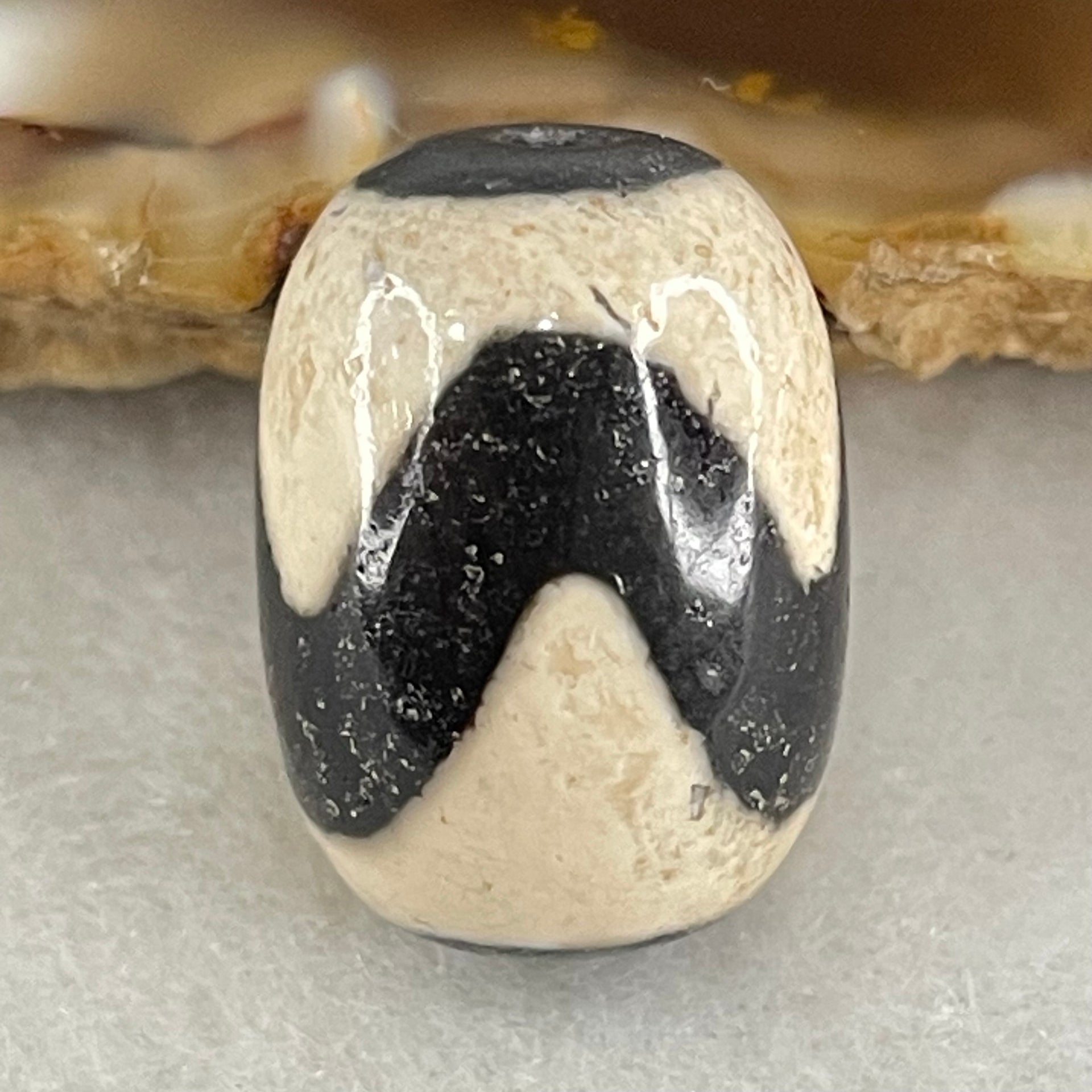 Natural Powerful Tibetan Old Oily Agate Tiger Tooth Daluo Dzi Bead Heavenly Master (Tian Zhu) 虎呀天诛 4.36g 17.5 by 12.9mm - Huangs Jadeite and Jewelry Pte Ltd