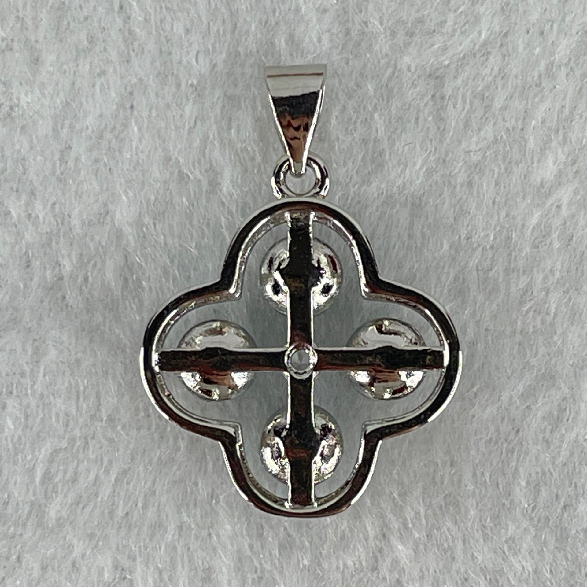 Above Average Grade Rare Natural Blue Dumortierite Rutilated Quartz in S925 Four Leaf Clover Pendant 2.21g 4.0mm 4pcs - Huangs Jadeite and Jewelry Pte Ltd