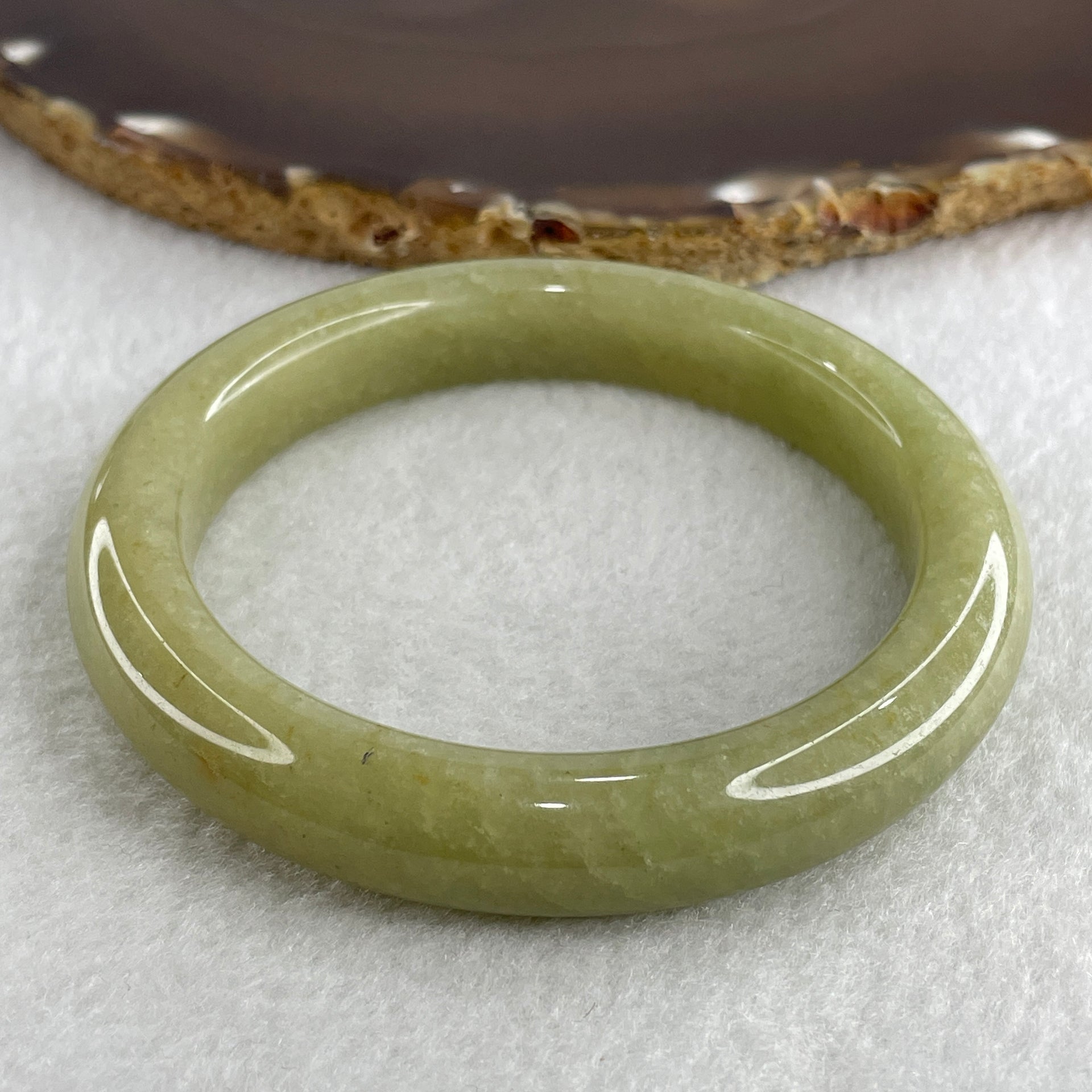 Natural Green Serpentine Bangle 49.63g Inner Diameter 58.0mm 11.7 by 9.8mm (Very Very Slight Internal Line) - Huangs Jadeite and Jewelry Pte Ltd
