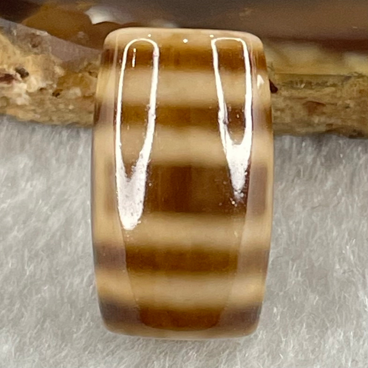 Natural Powerful Tibetan Old Oily Agate Sky Door Serenity 1 Eye Dzi Bead Heavenly Master (Tian Zhu) 一眼天门天诛 4.81g 19.5 by 11.8mm - Huangs Jadeite and Jewelry Pte Ltd