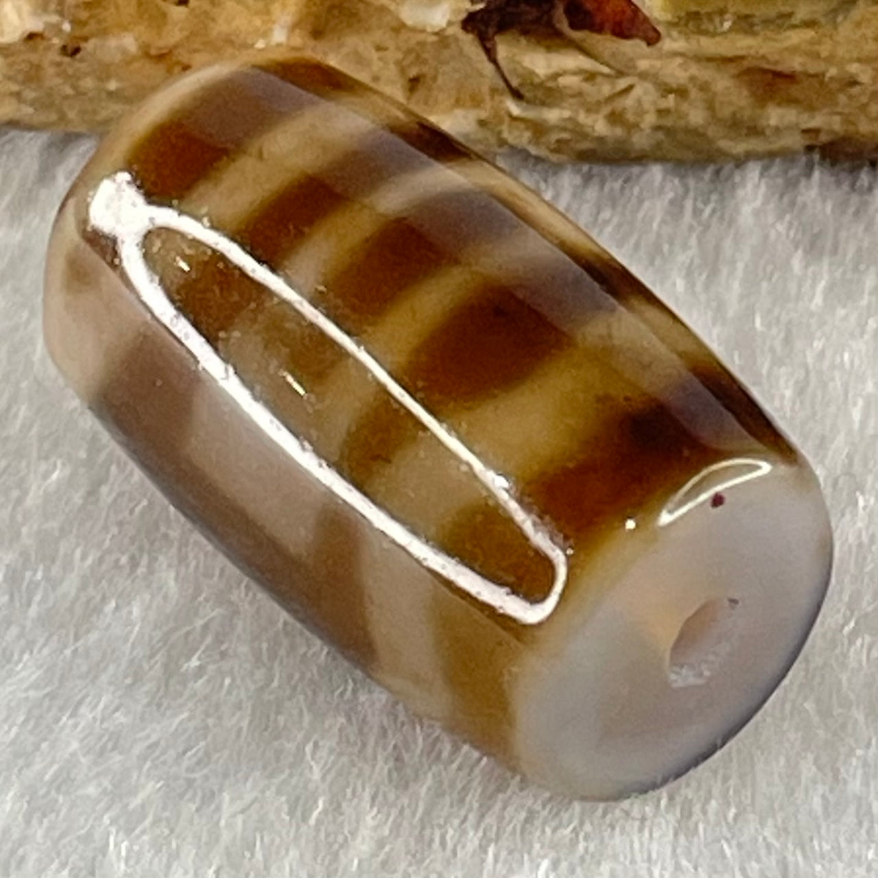 Natural Powerful Tibetan Old Oily Agate Sky Door Serenity 1 Eye Dzi Bead Heavenly Master (Tian Zhu) 一眼天门天诛 4.65g 19.8 by 11.7mm - Huangs Jadeite and Jewelry Pte Ltd