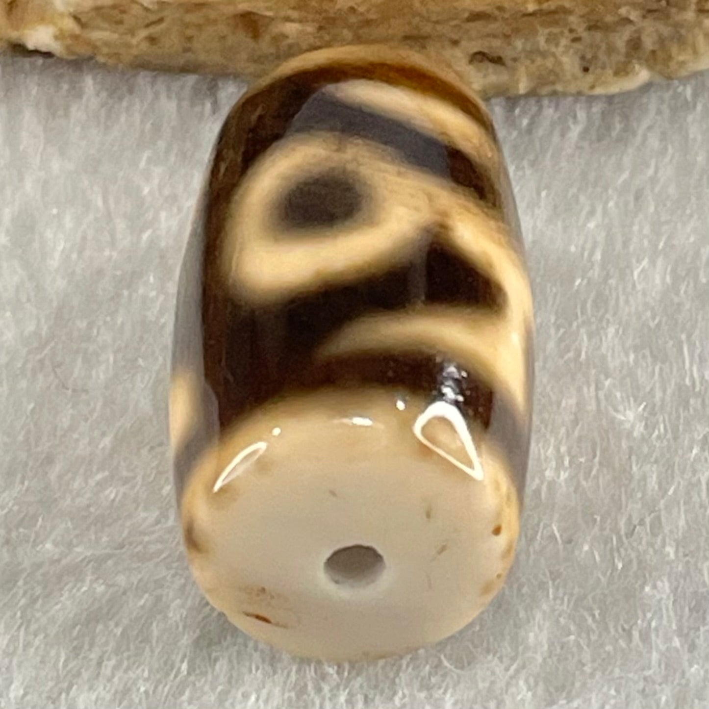 Natural Powerful Tibetan Old Oily Agate Patina Guiren Tairen Human Dzi Bead Totem Amulet Heavenly Master (Tian Zhu) 贵人天诛 4.92g 20.3 by 11.8mm - Huangs Jadeite and Jewelry Pte Ltd